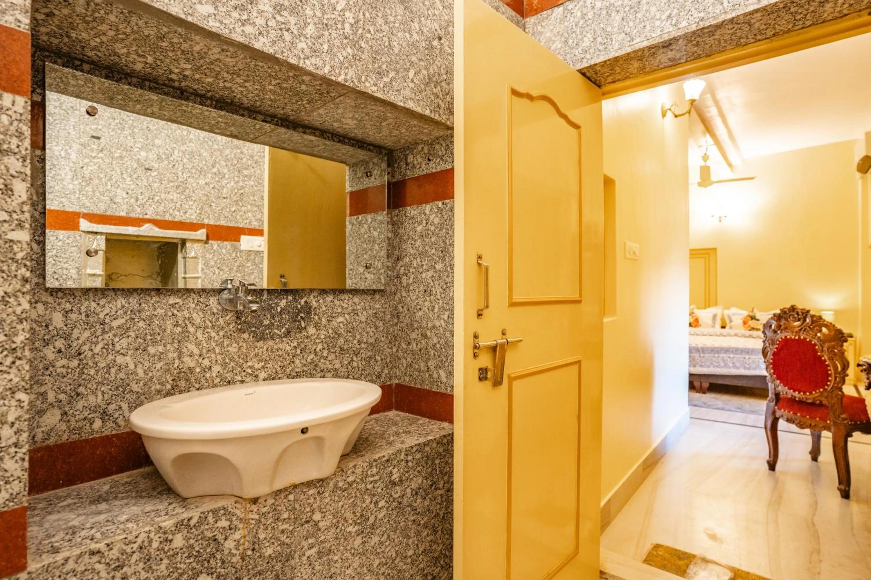 Toilet in Hotel Himmat Niwas