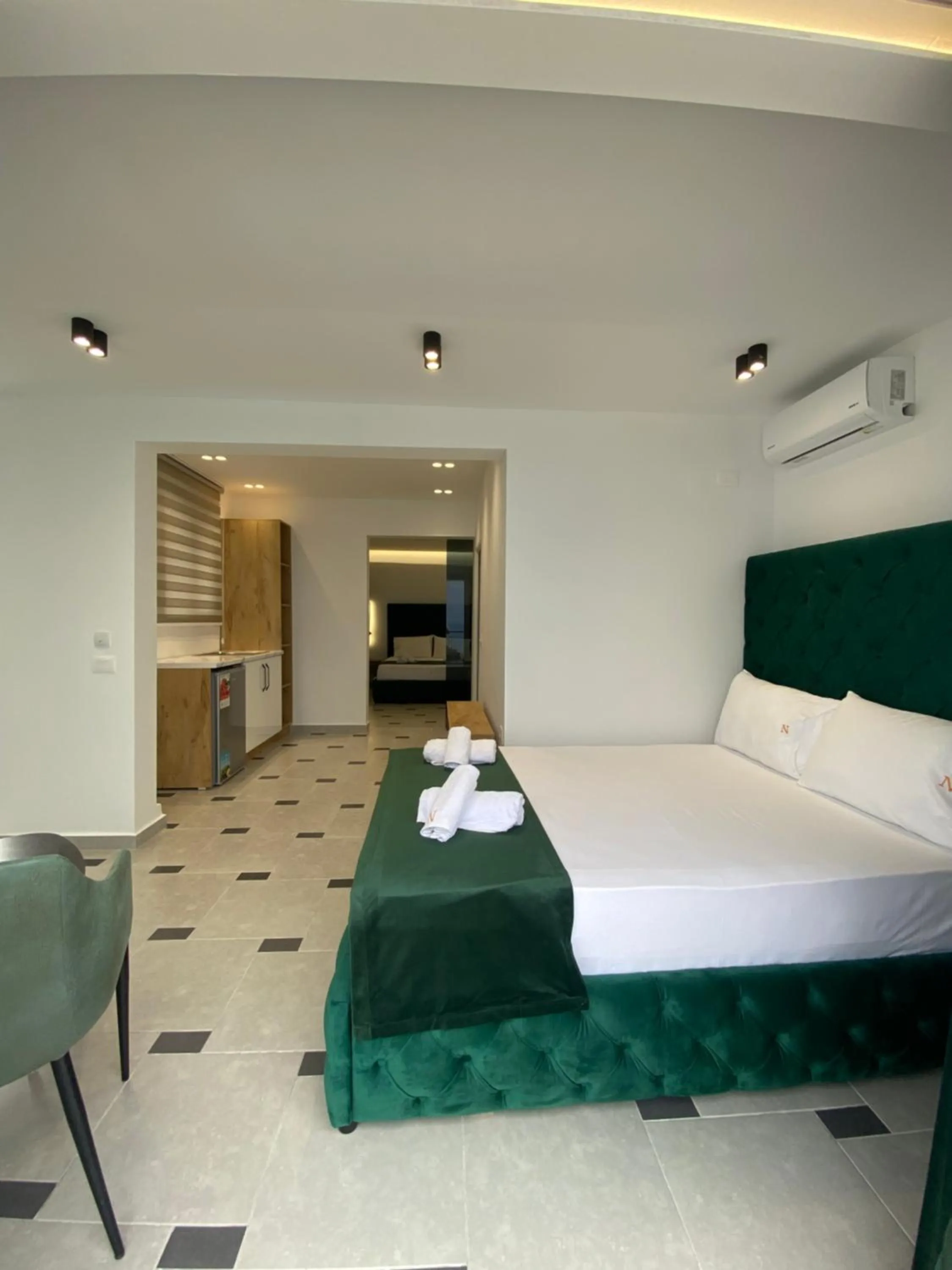 Bedroom, Bed in Qeparo Napolon Complex