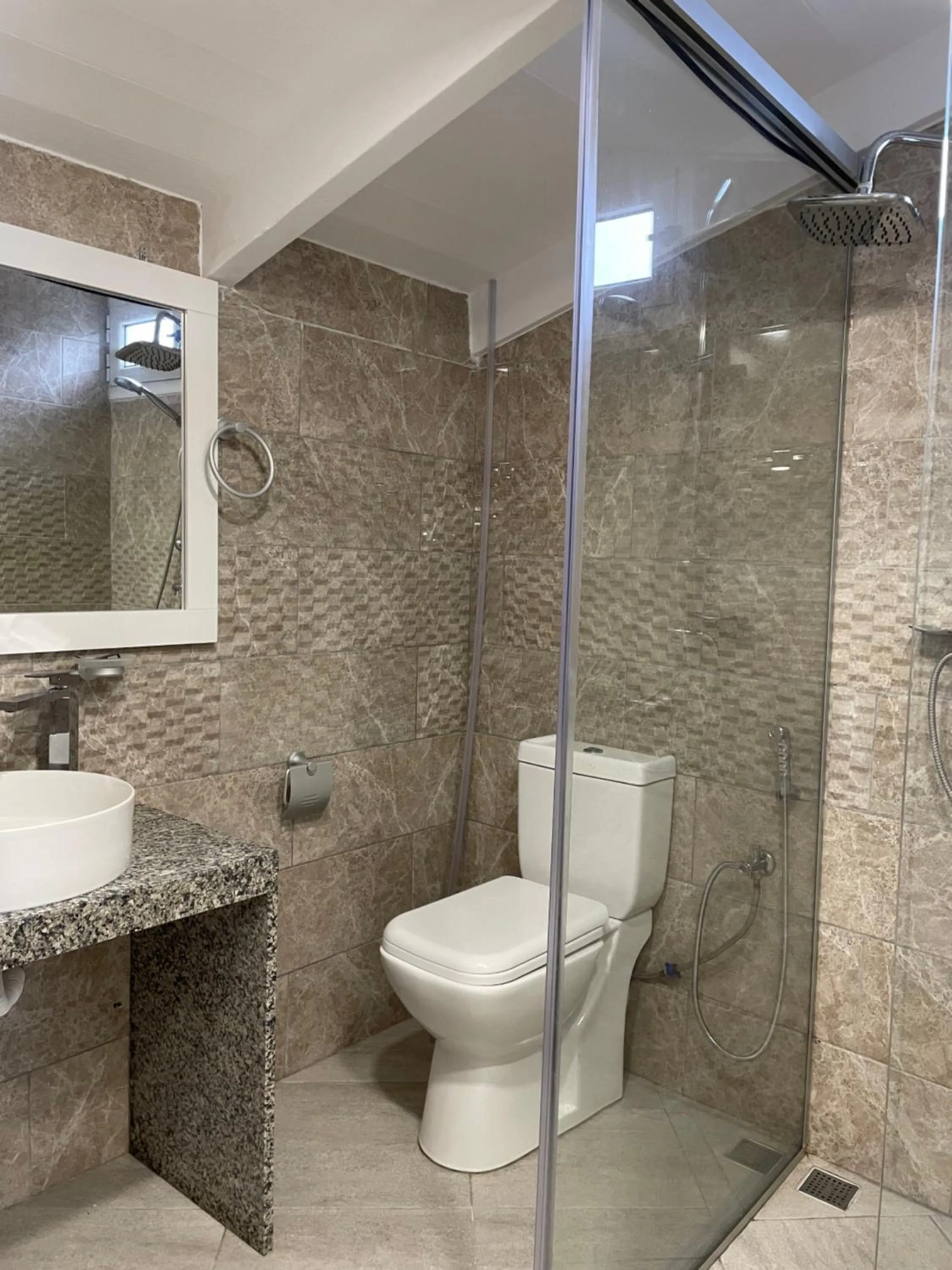 Shower in Qeparo Napolon Complex