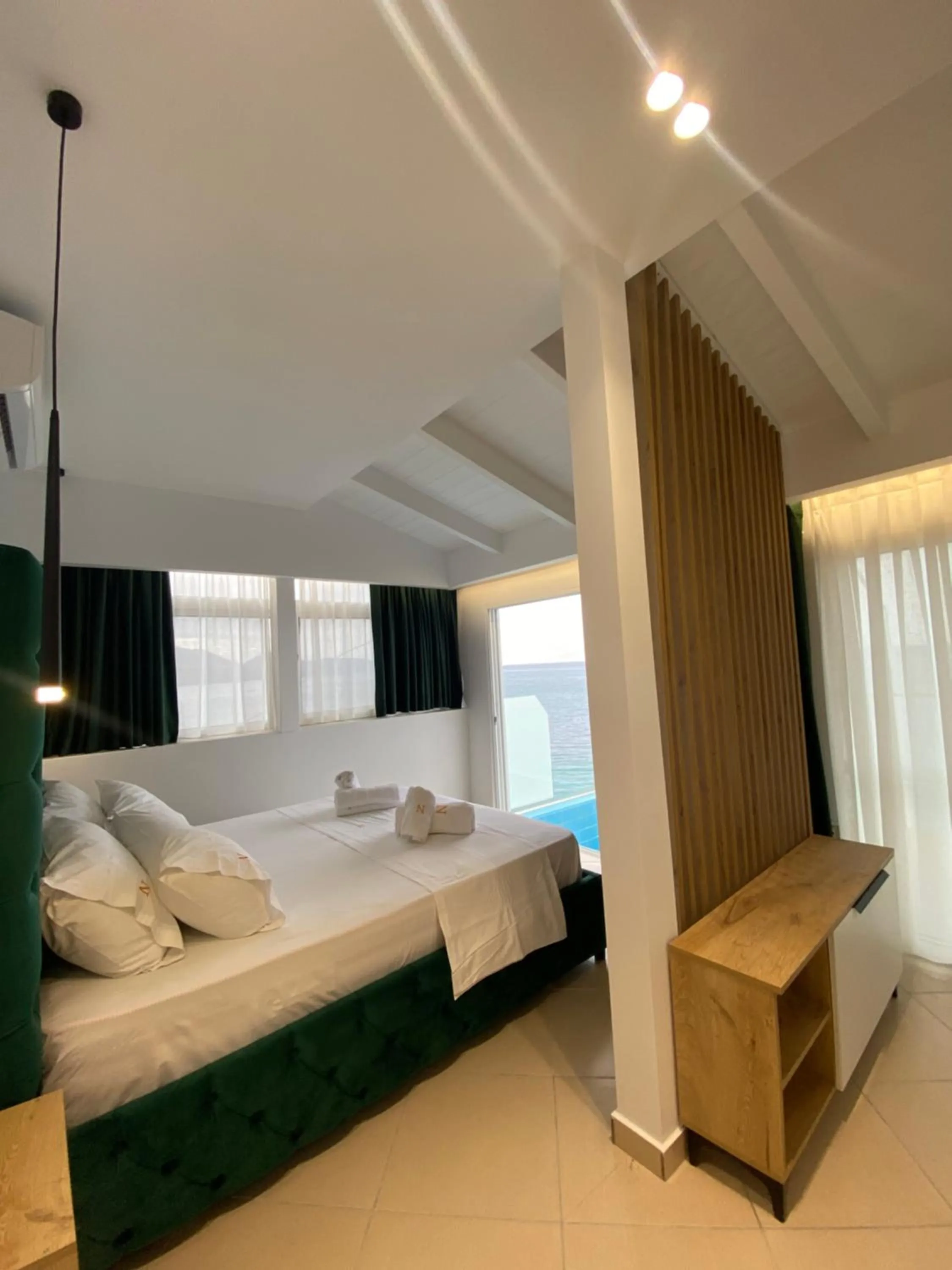 Bed in Qeparo Napolon Complex