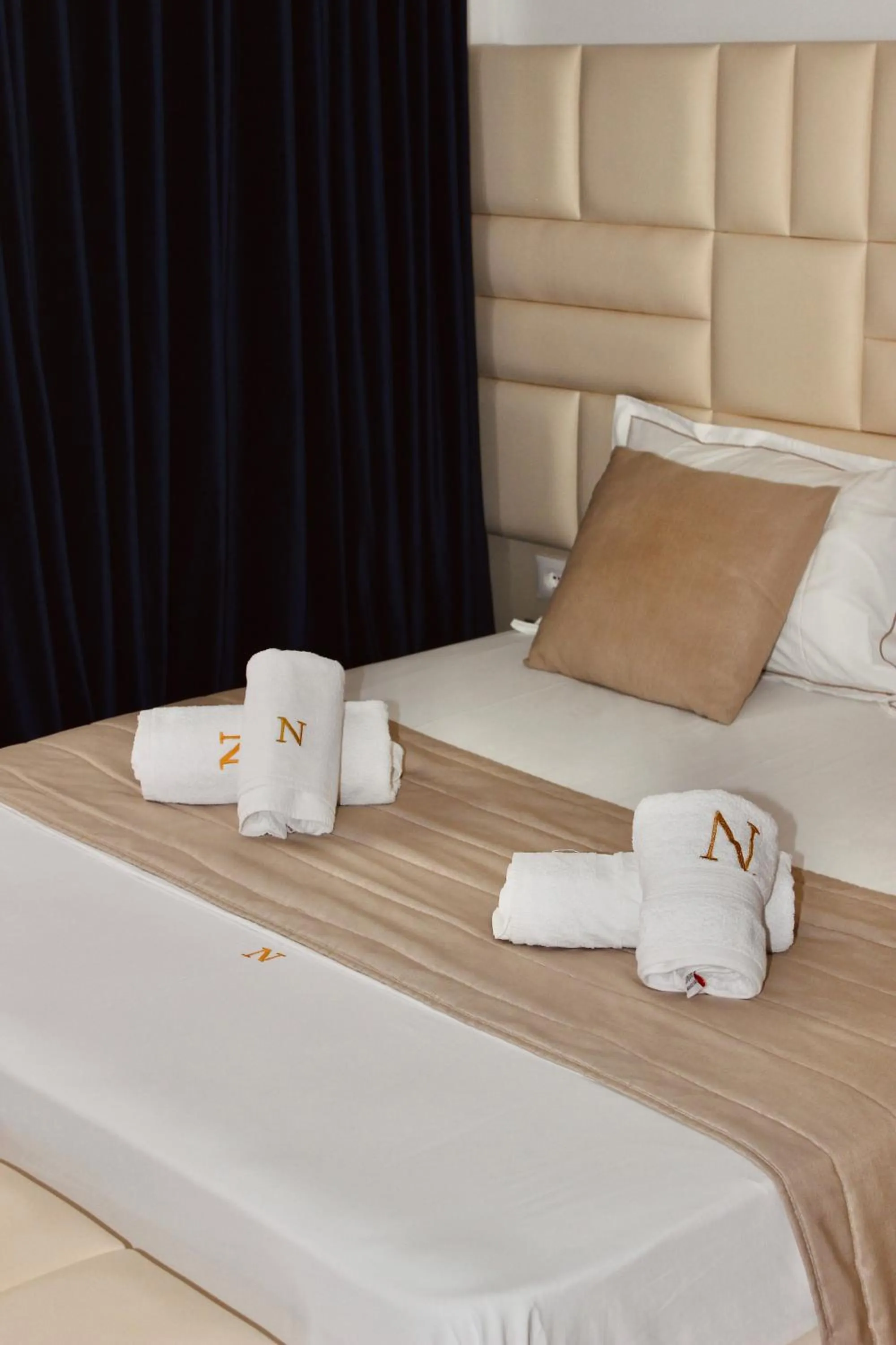 Bedroom, Bed in Qeparo Napolon Complex