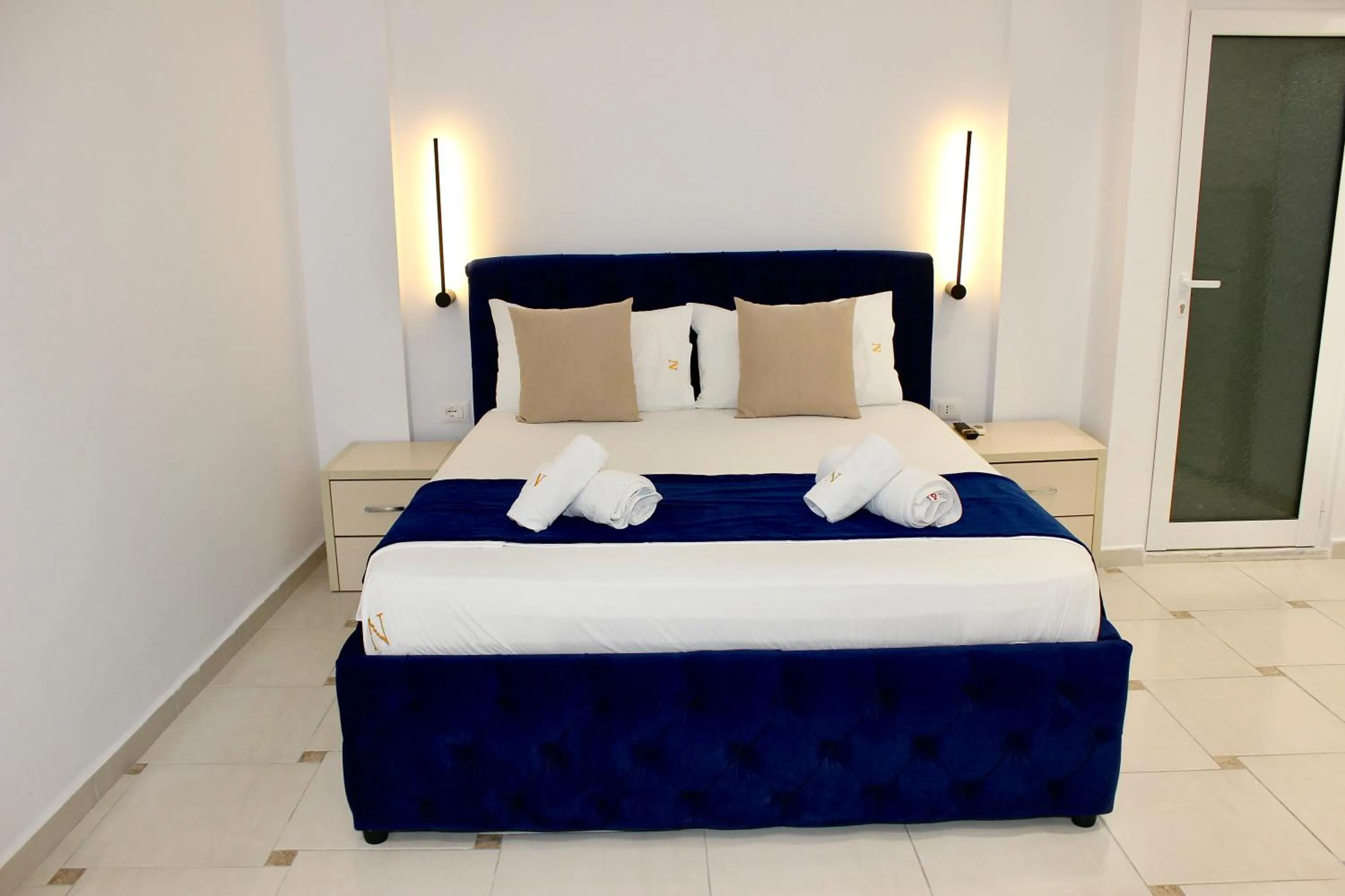 Bedroom, Bed in Qeparo Napolon Complex