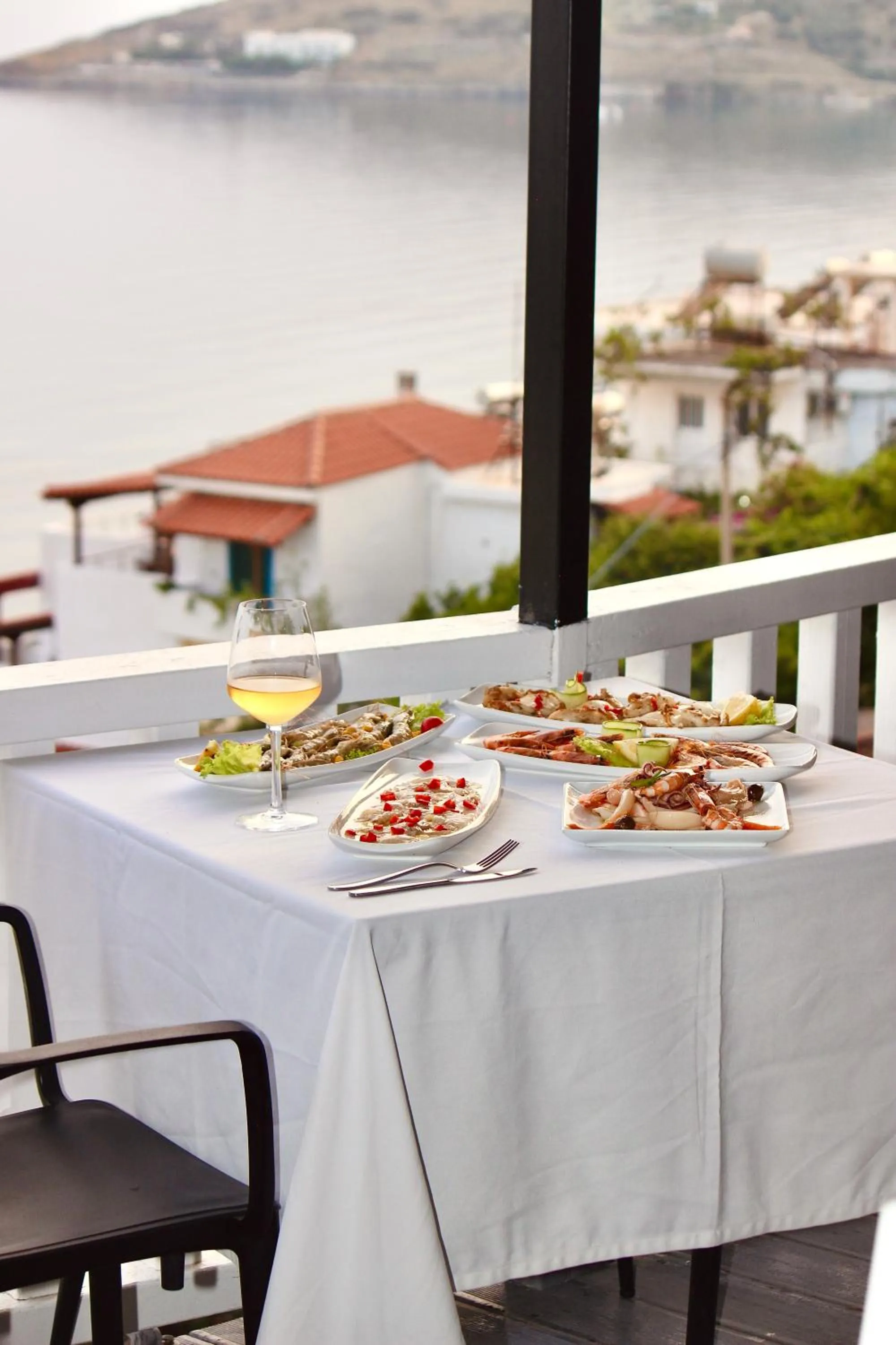 Restaurant/places to eat in Qeparo Napolon Complex