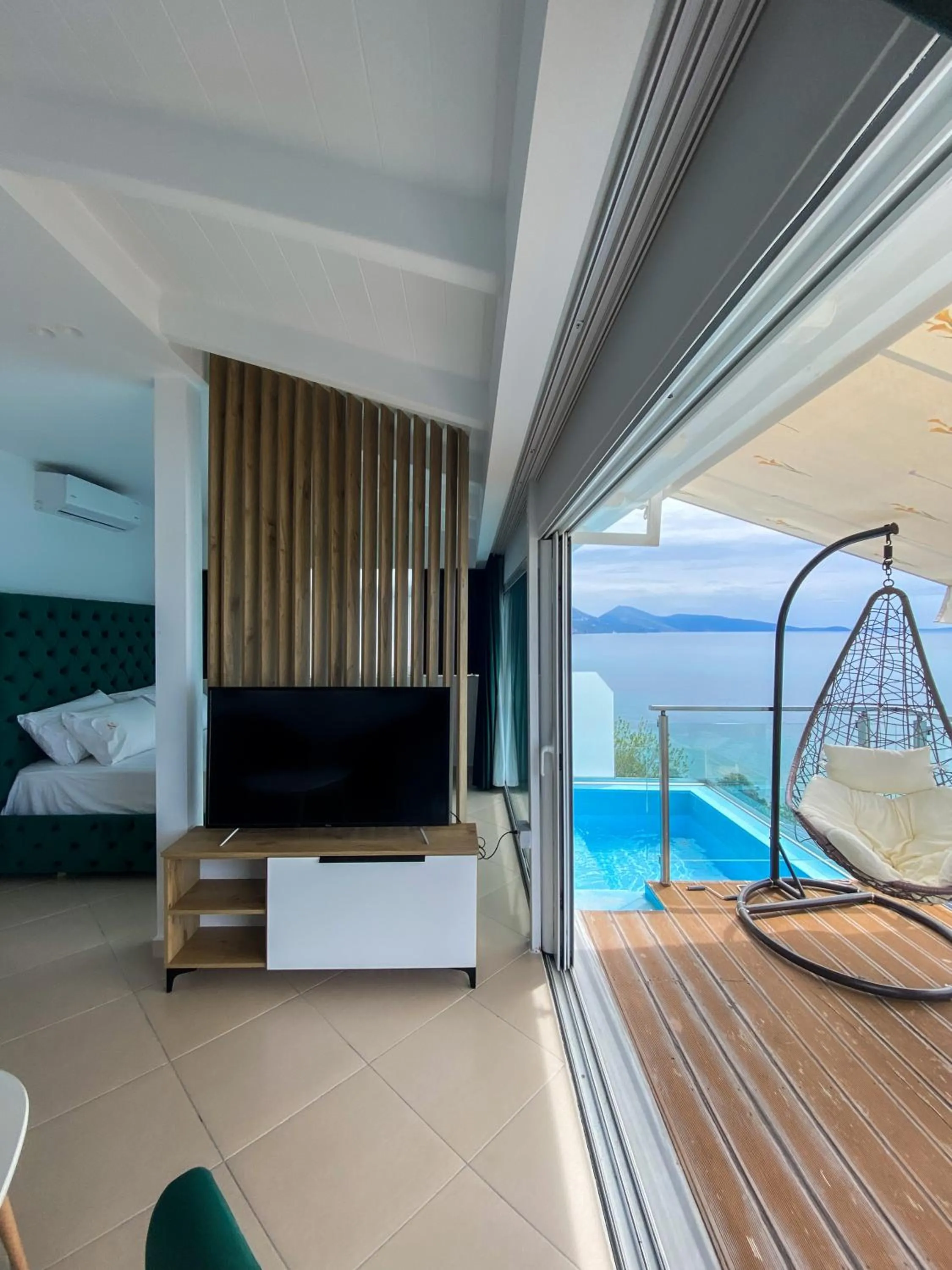 Bed in Qeparo Napolon Complex