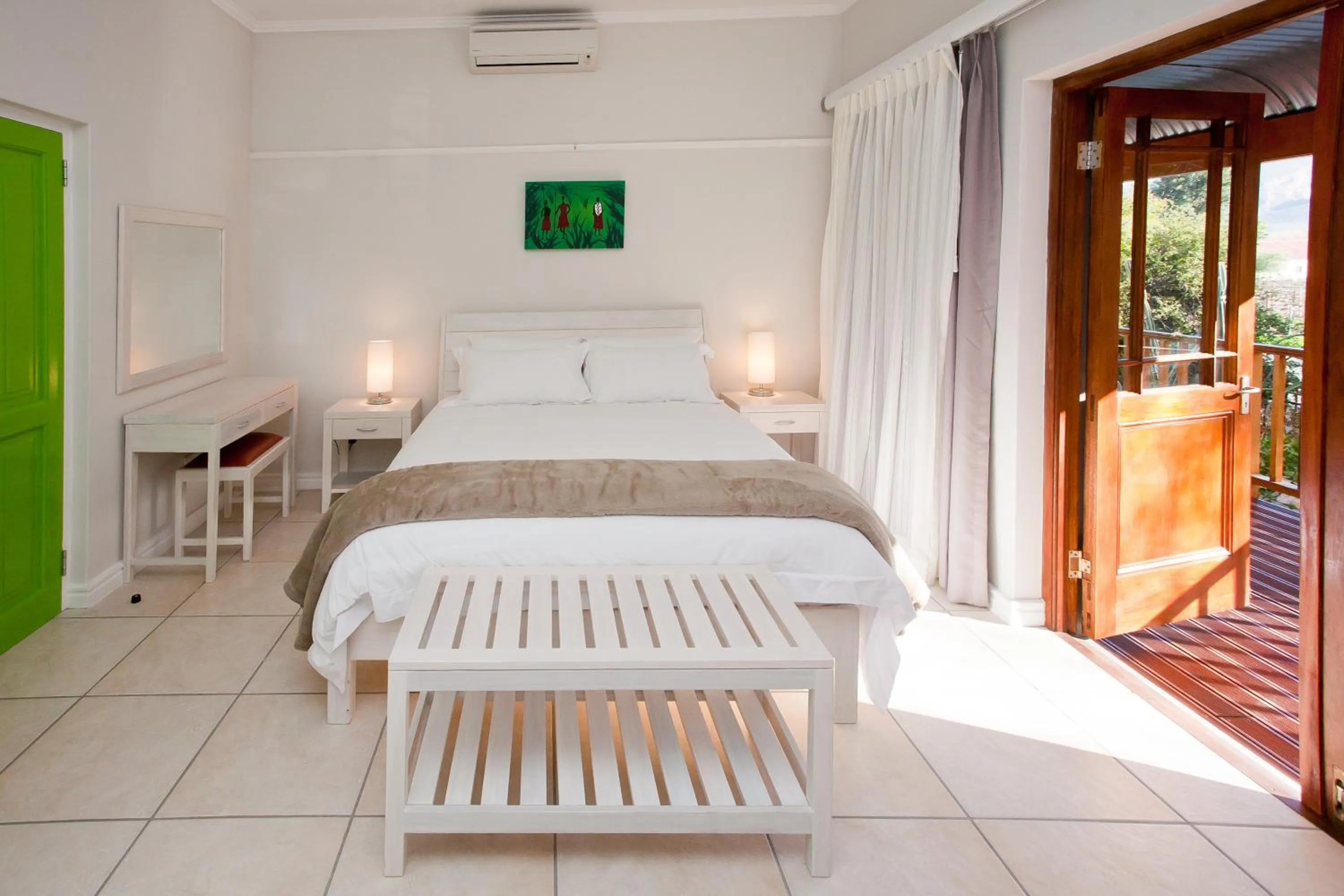 Photo of the whole room, Bed in The Queen Of Calitzdorp