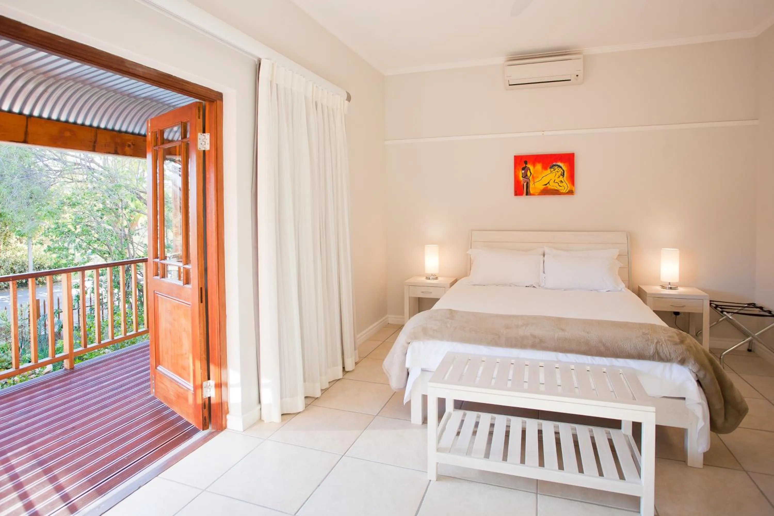 Photo of the whole room, Bed in The Queen Of Calitzdorp