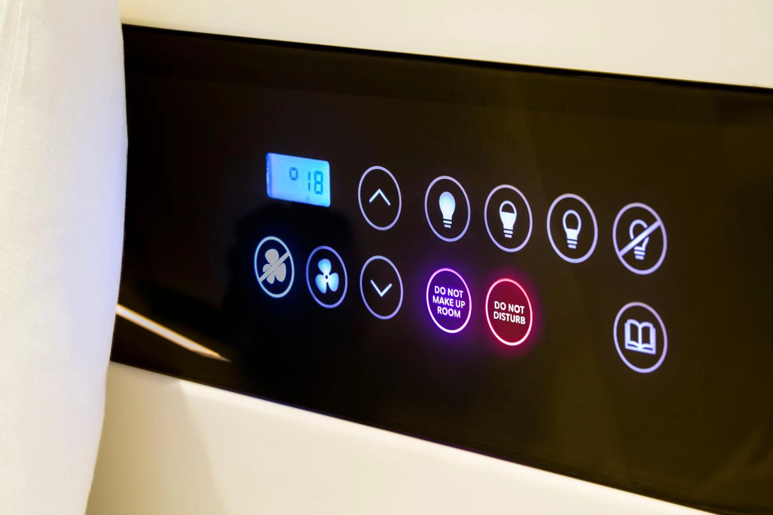 Bedroom in hub Edinburgh City Centre - Rose Street