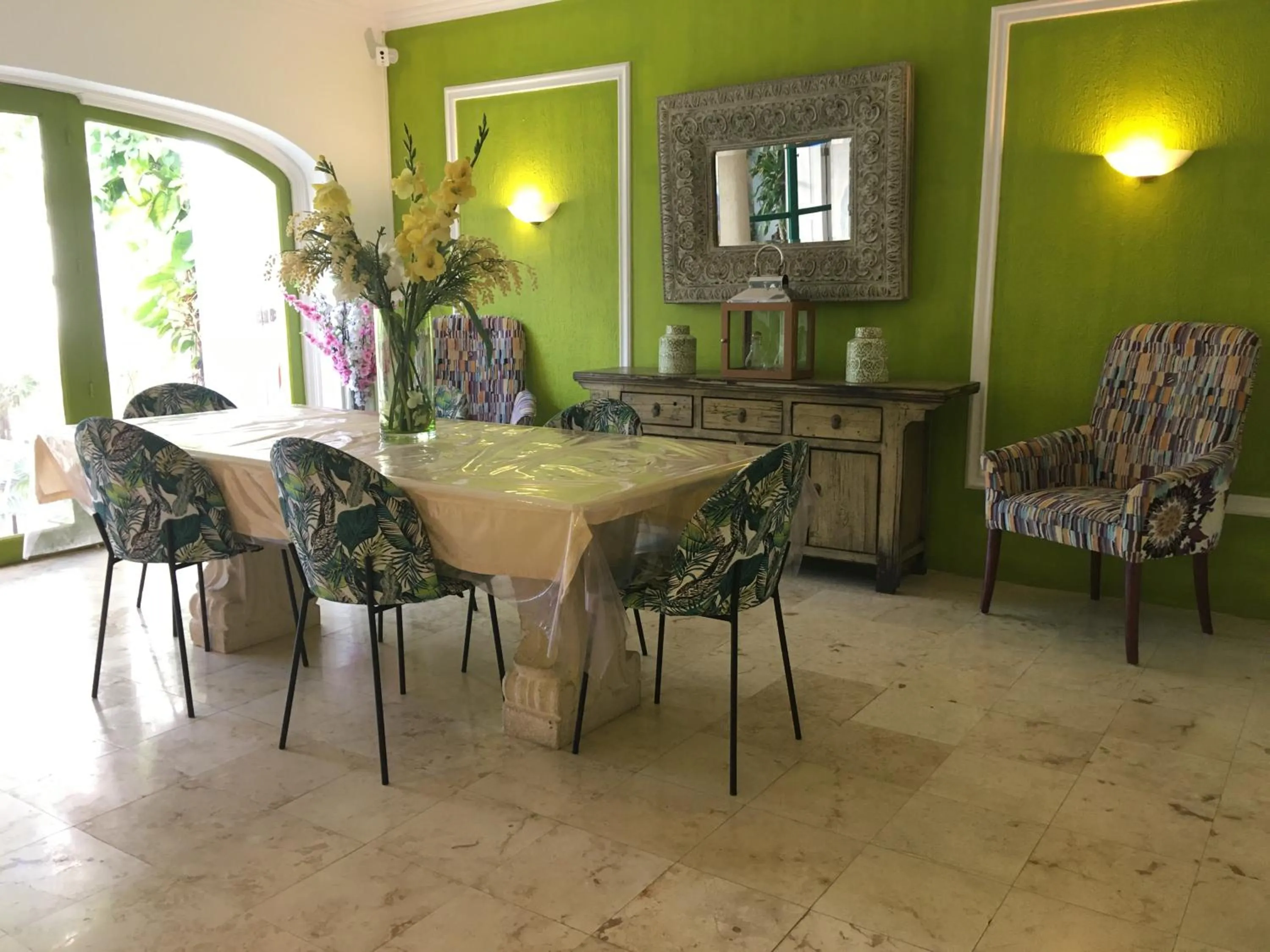 Dining area in La Villa du Golf à Cancun Hotel Boutique