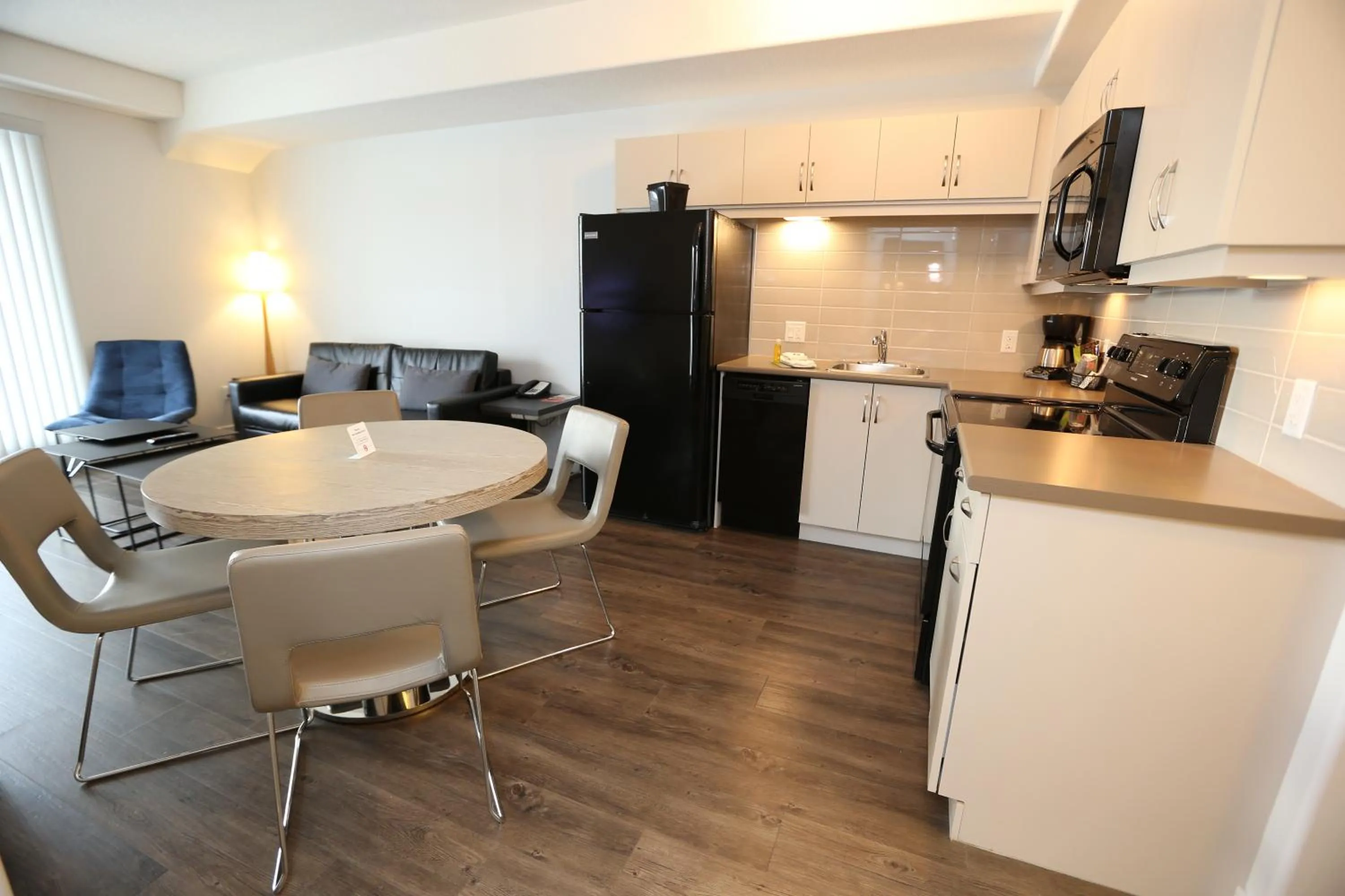 Patio, Kitchen/Kitchenette in Ramada by Wyndham Fort McMurray