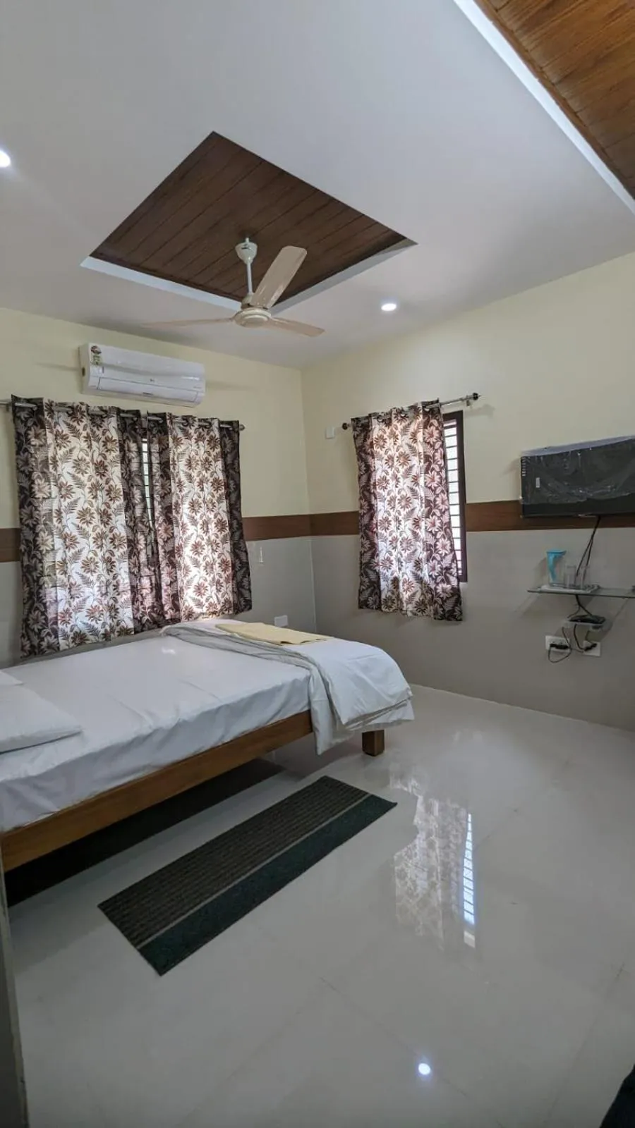 Bed in Janardan Residency