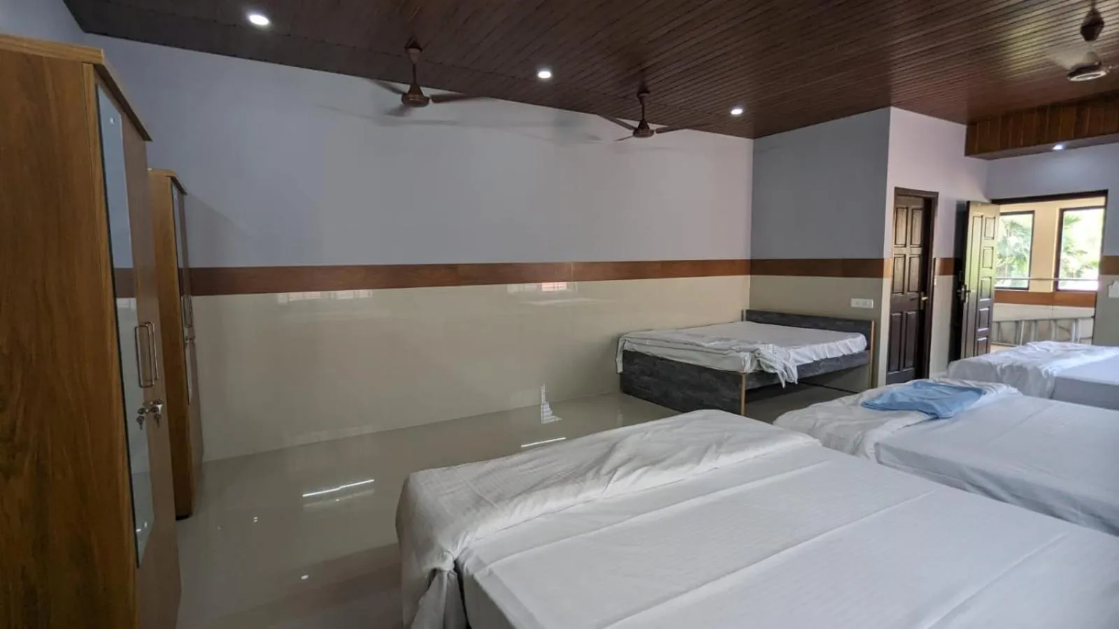 Bed in Janardan Residency