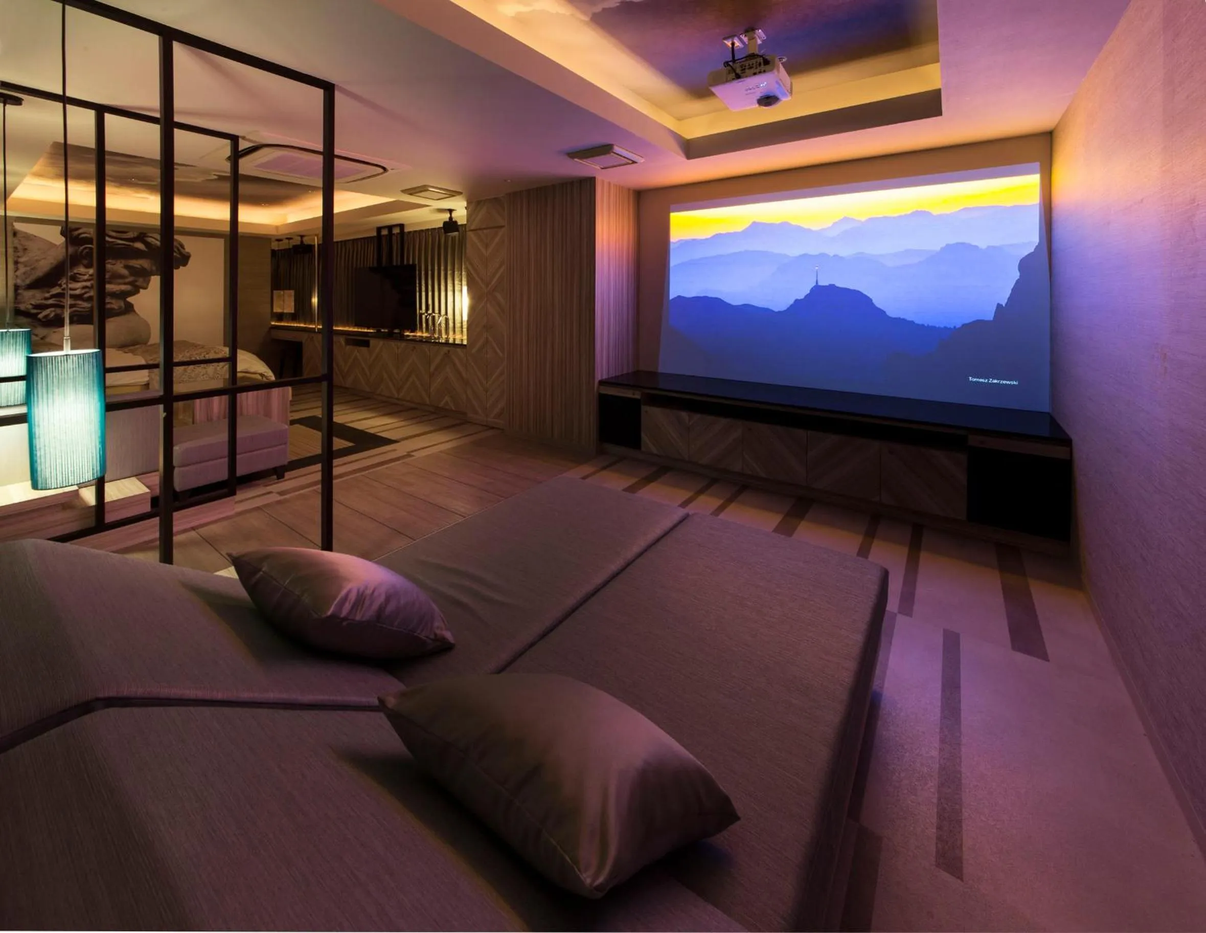 TV and multimedia, Bed in HOTEL FINE - INTO THE PREMlUM -