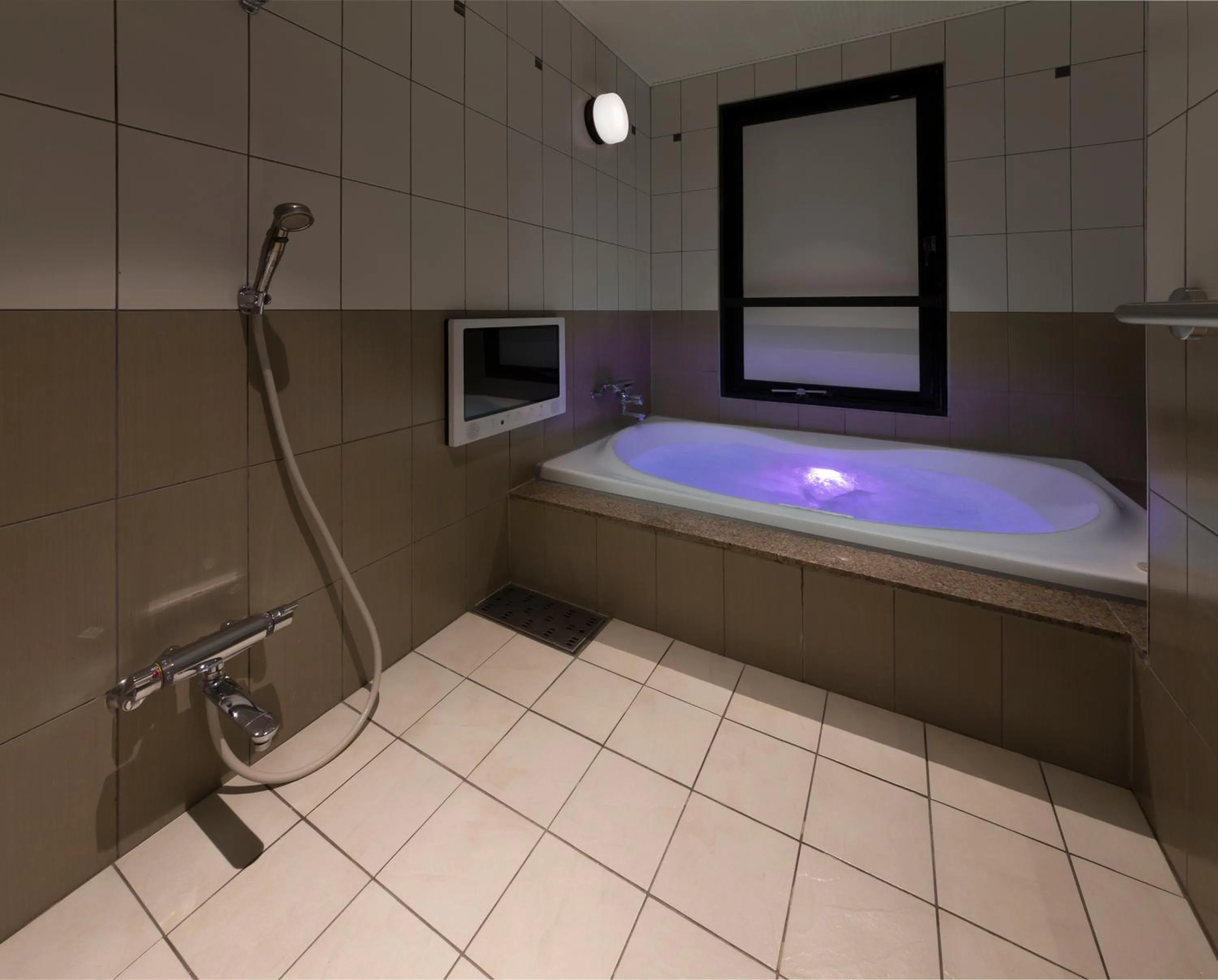 Bath in HOTEL FINE - INTO THE PREMlUM -