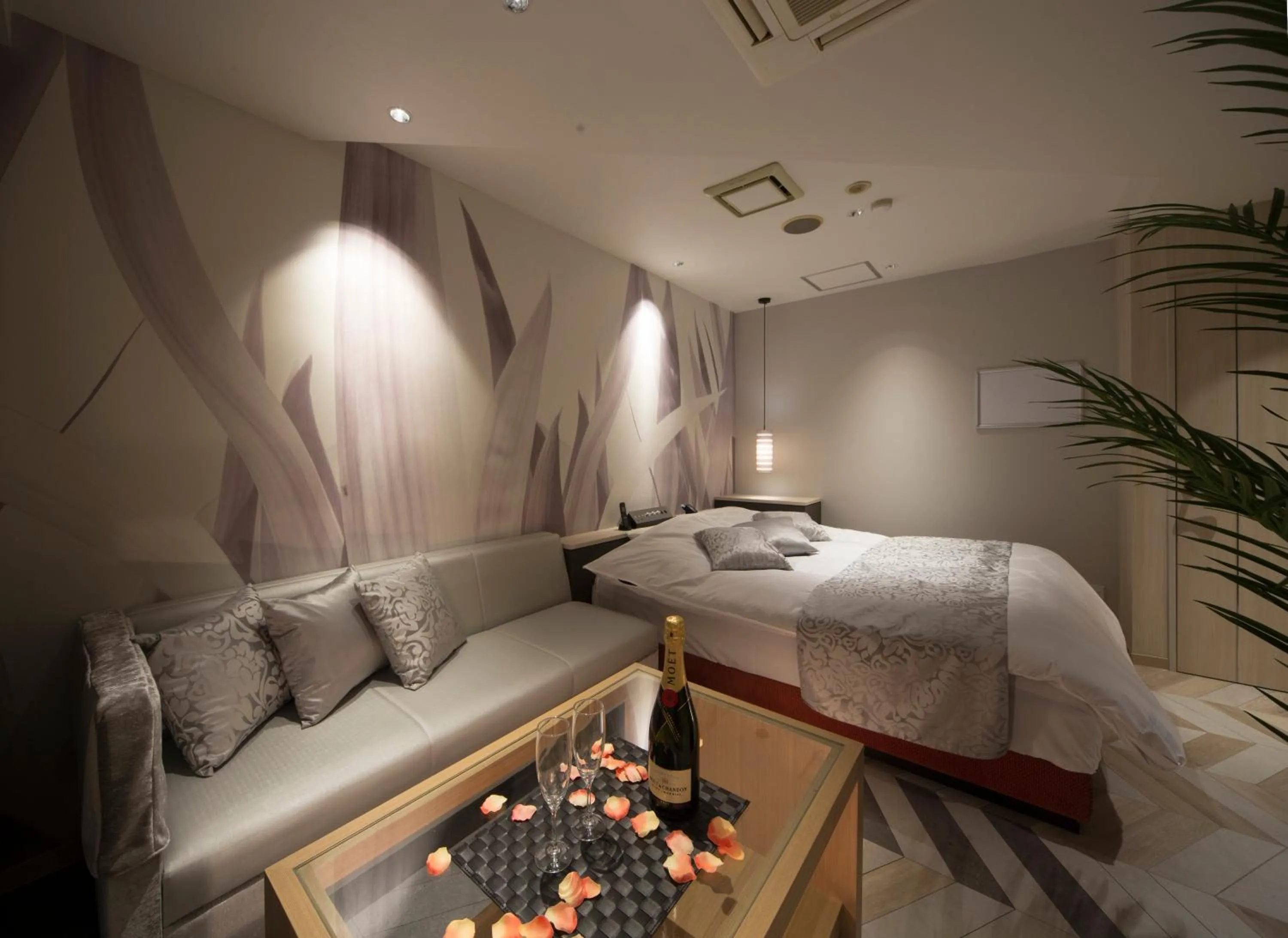 Bed in HOTEL FINE - INTO THE PREMlUM -