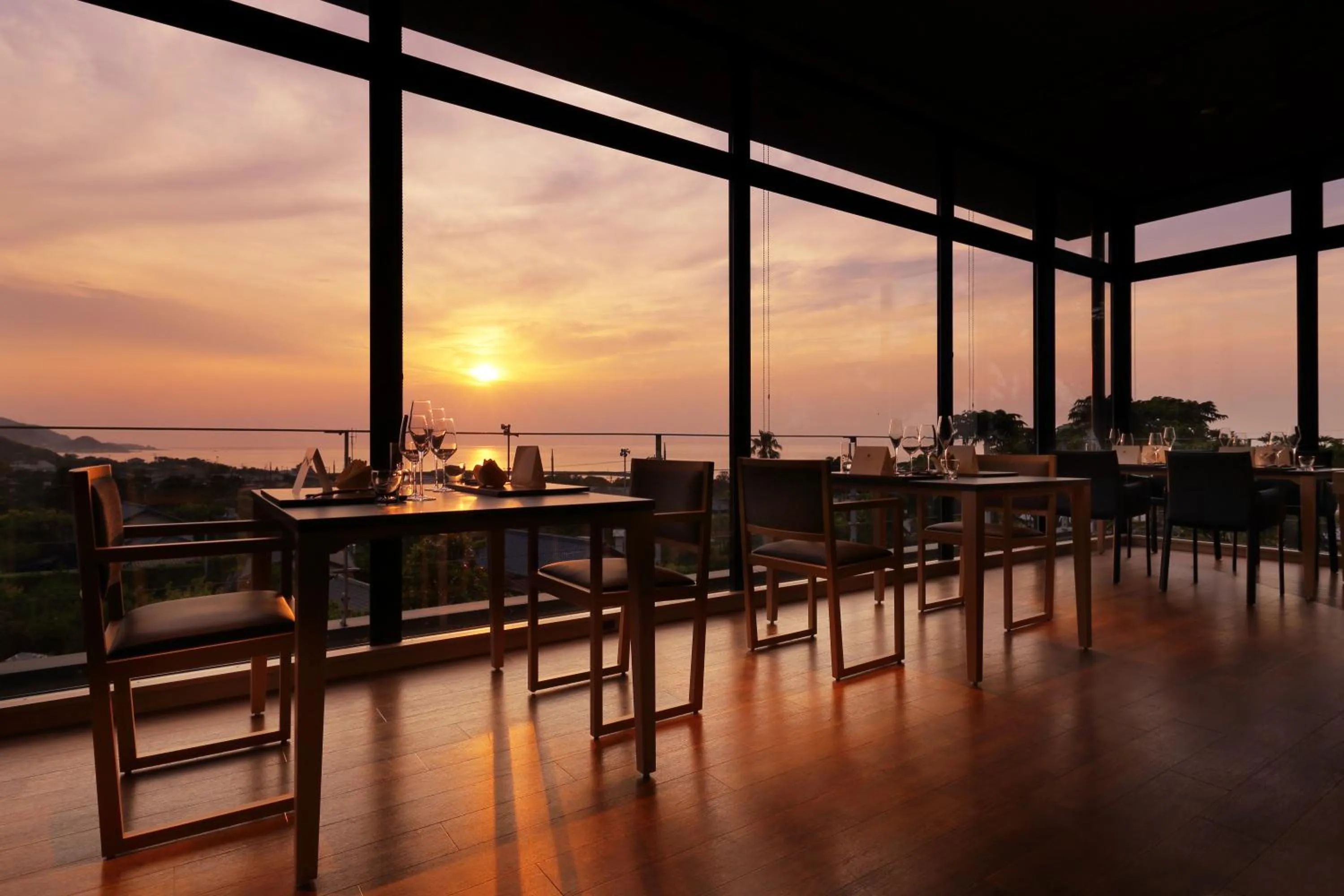 Restaurant/places to eat in The Shinra