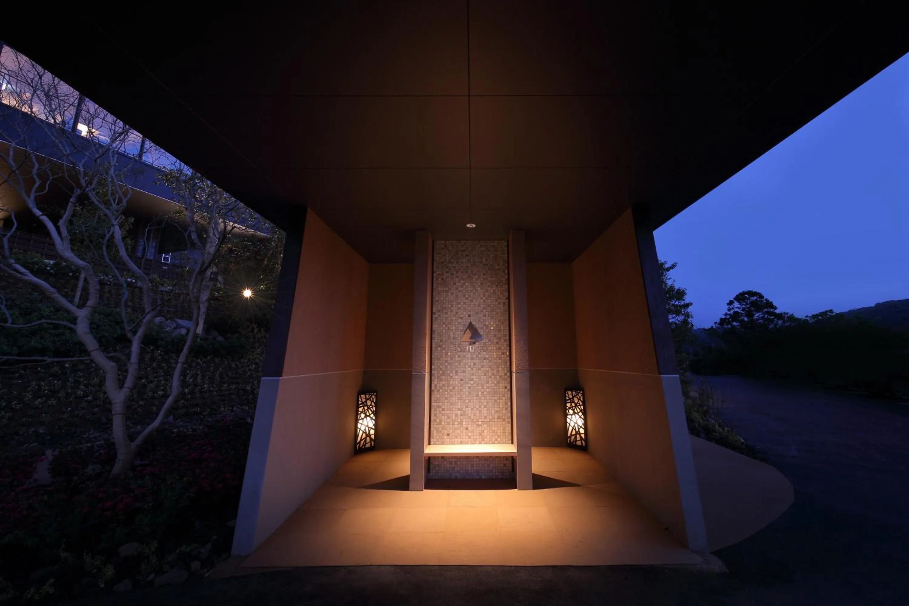 Facade/entrance in The Shinra