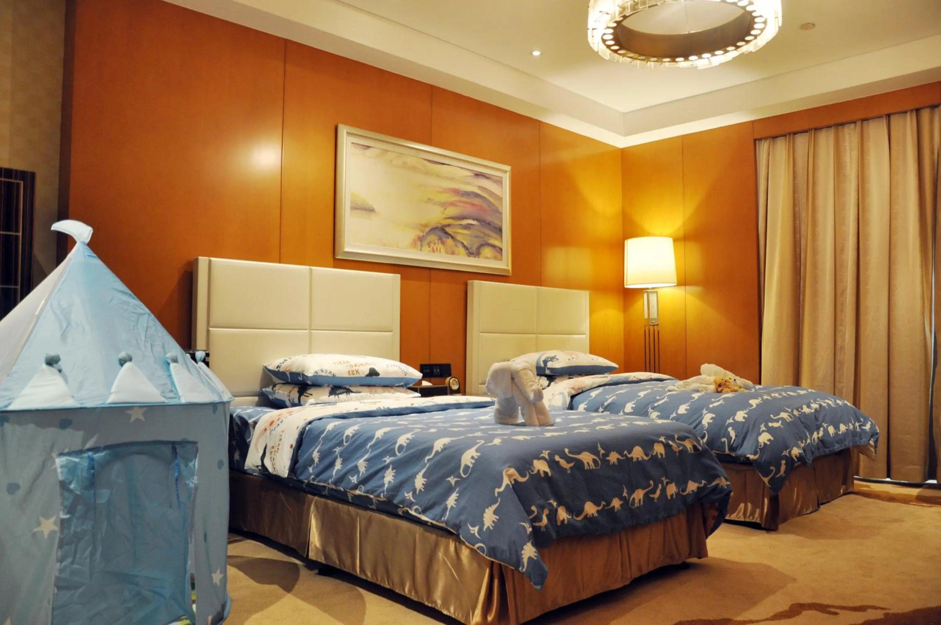 Bedroom, Bed in Happiness Hotel