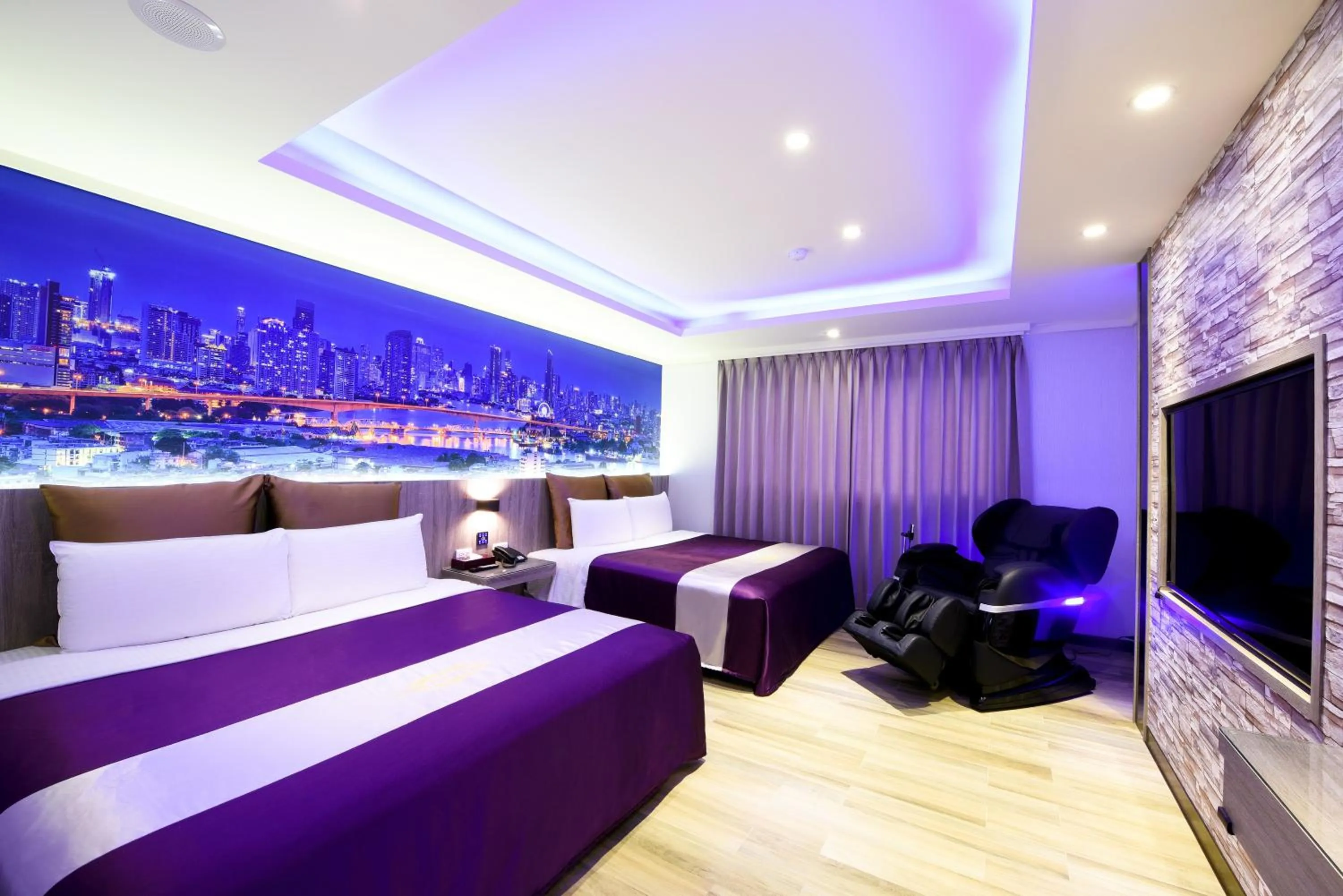 Photo of the whole room, Bed in ZJ Motel