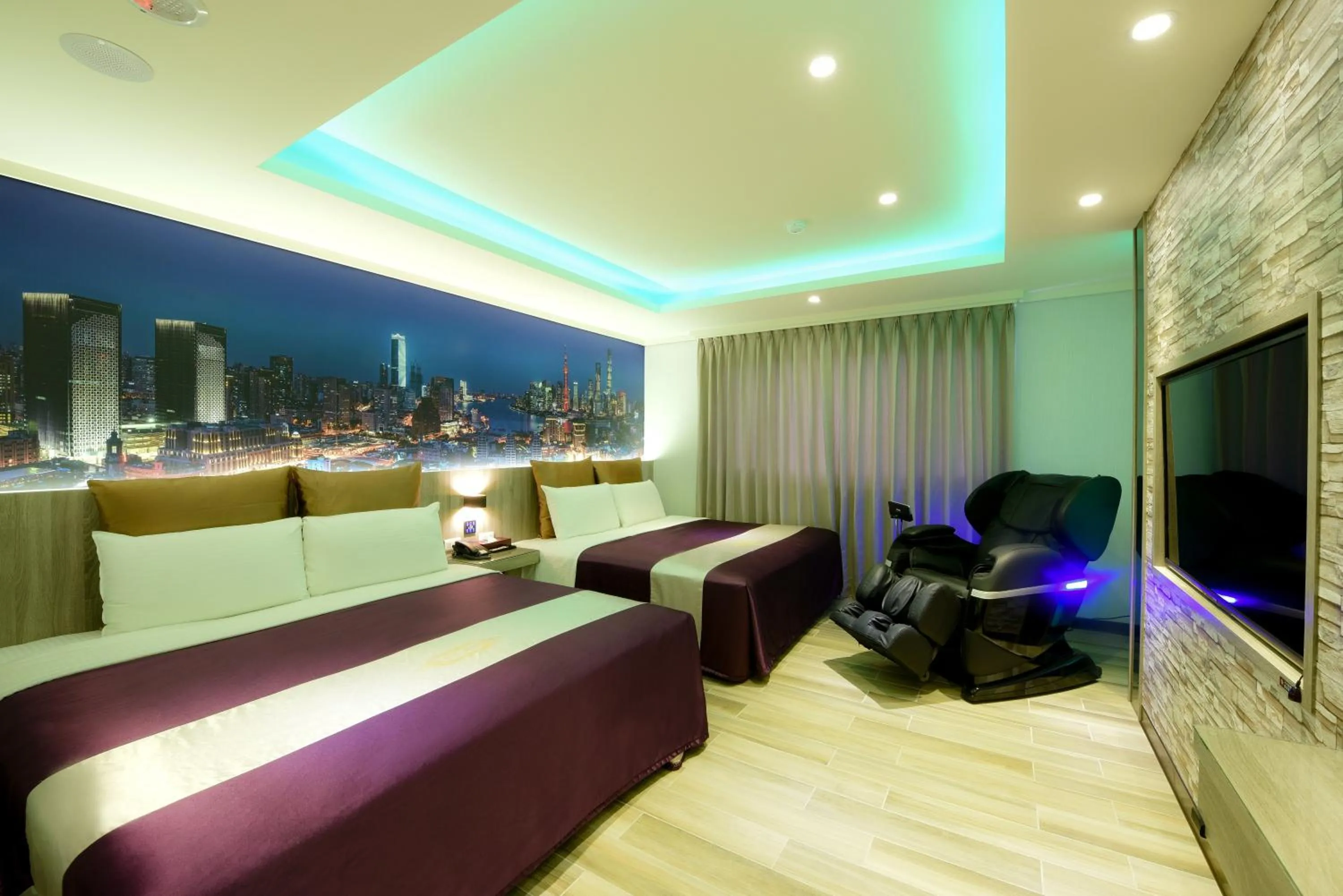 Photo of the whole room in ZJ Motel