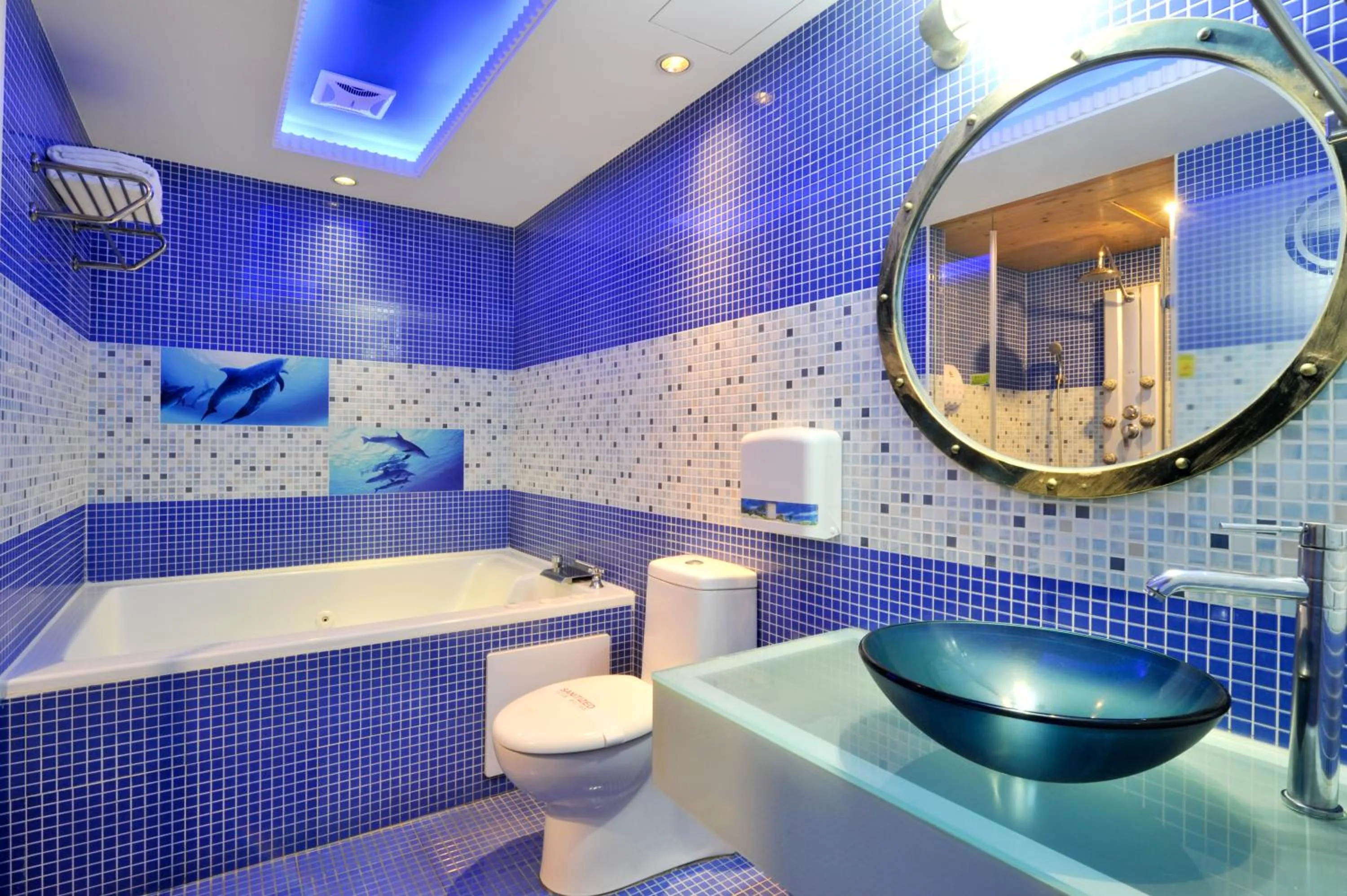 Photo of the whole room in ZJ Motel