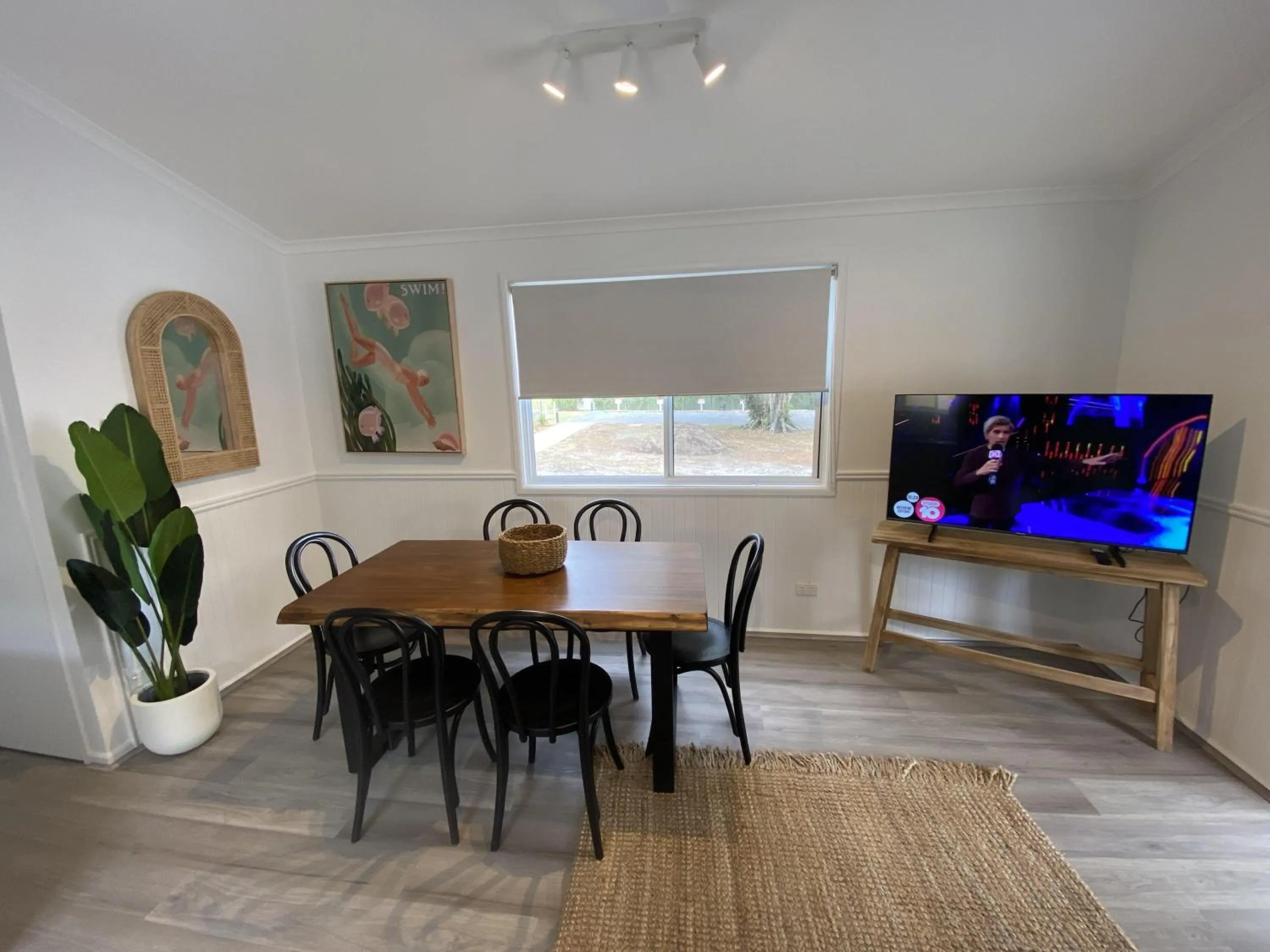 Dining area in Ingenia Holidays Byron Bay