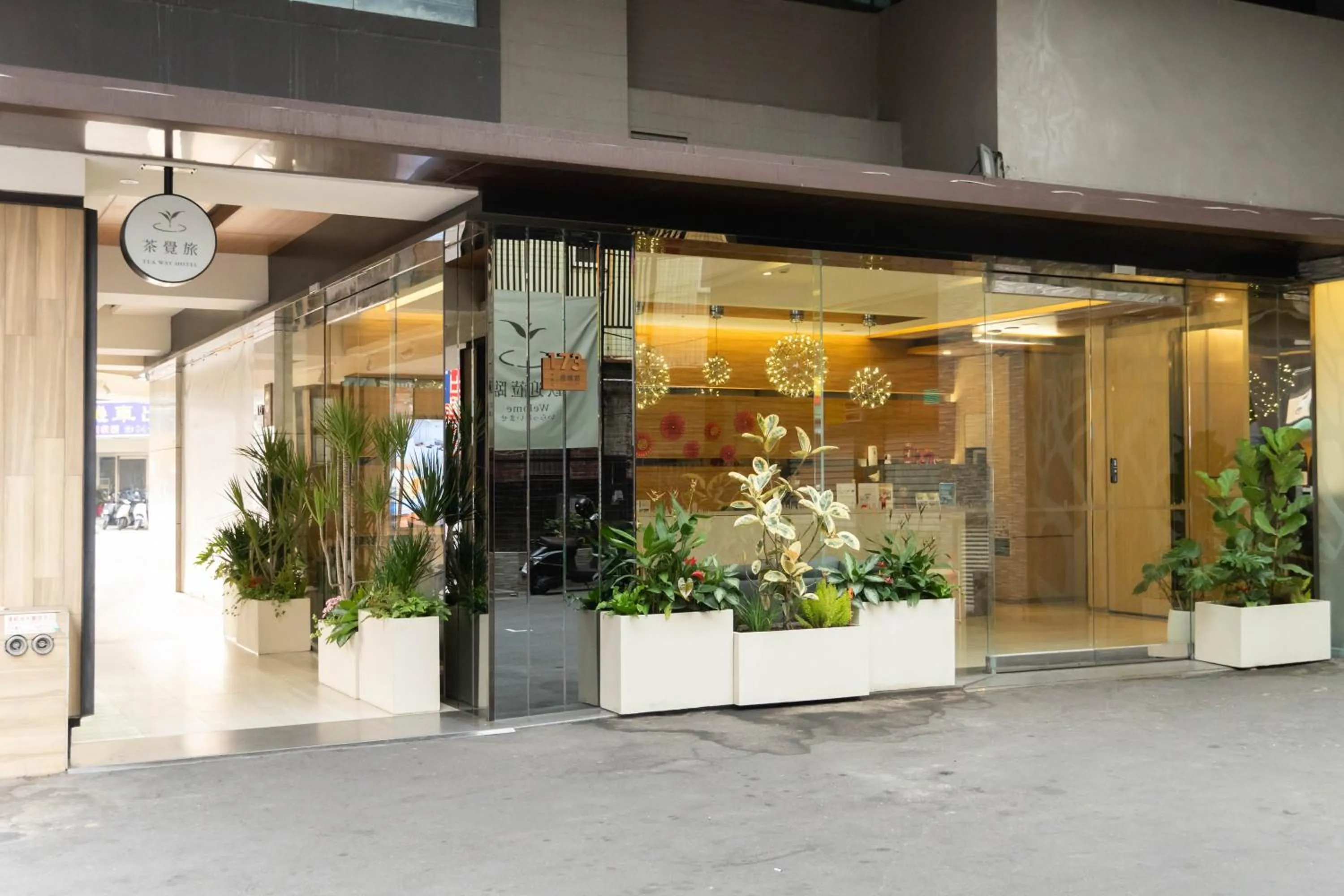 Property building in Green Hotel - Tea Way