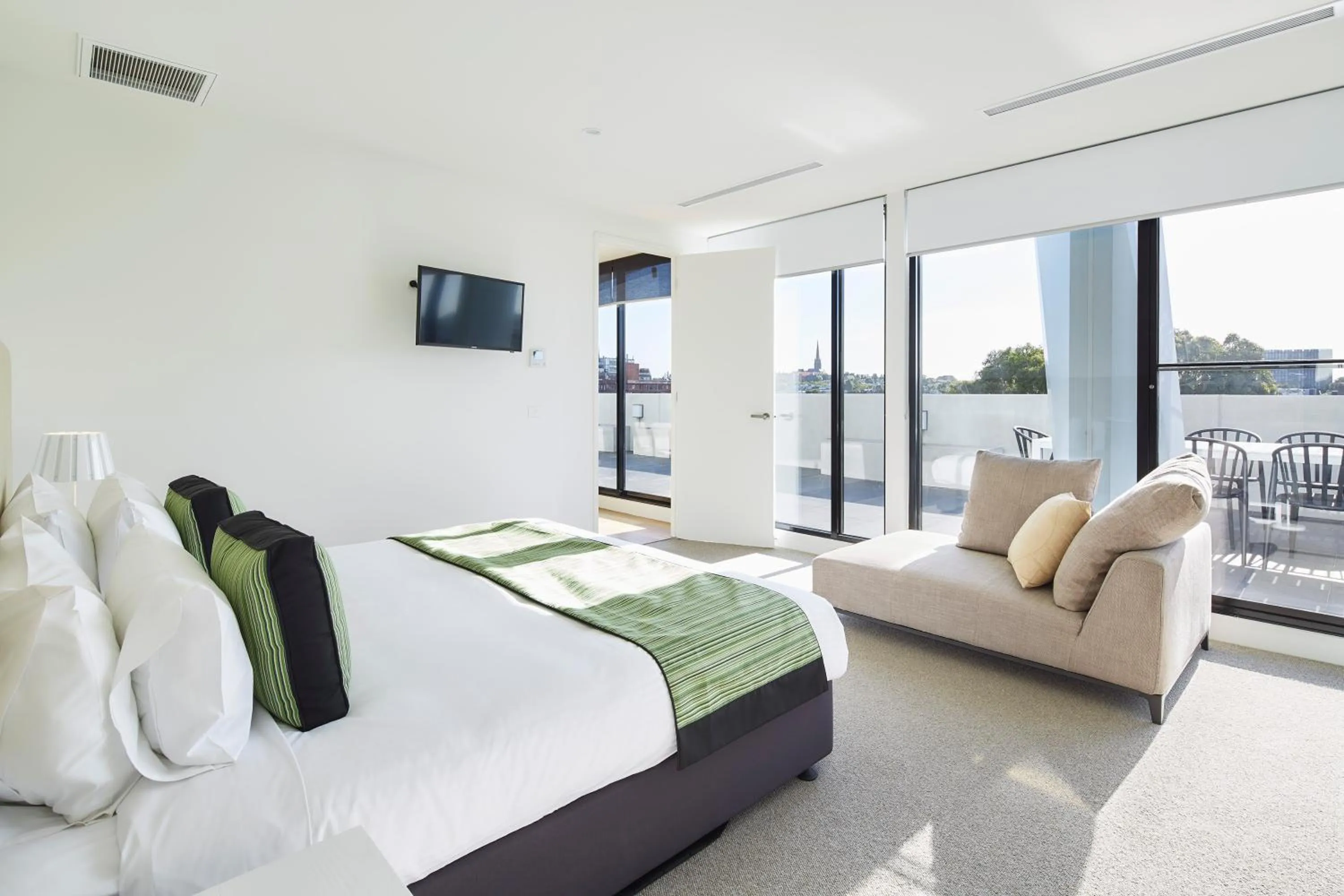 Photo of the whole room, Bed in 381 Cremorne