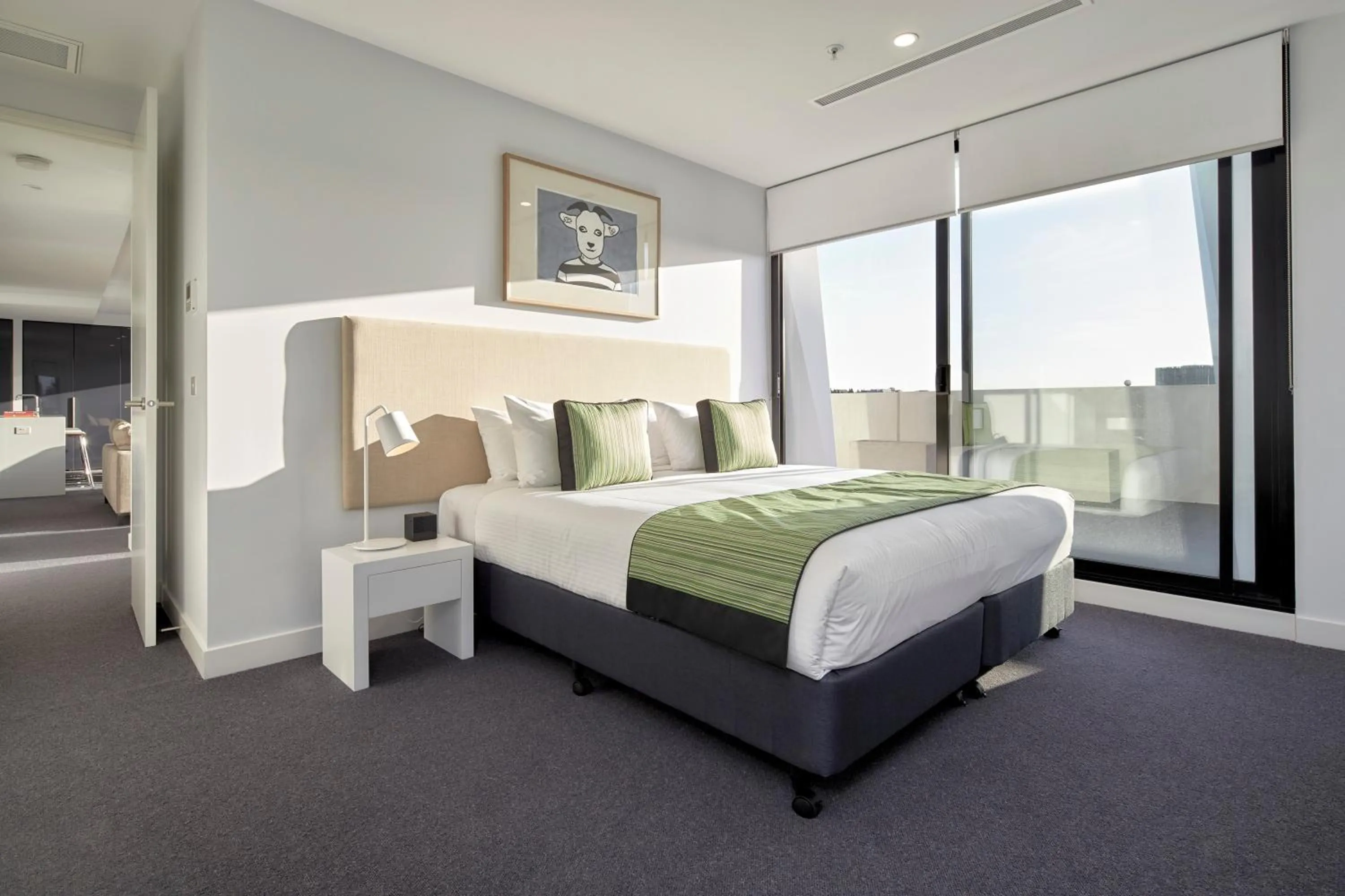 Bed in 381 Cremorne