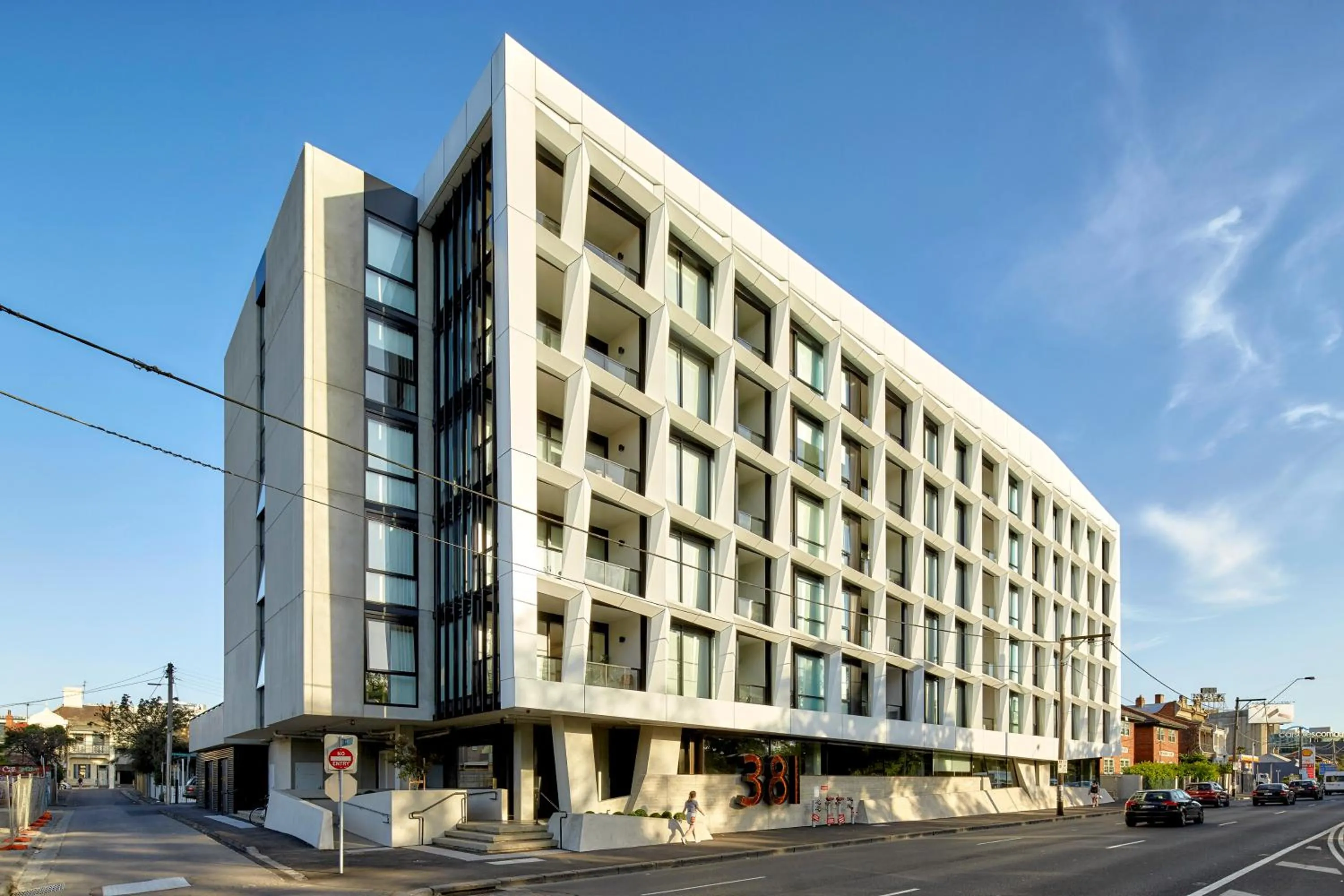 Property building in 381 Cremorne