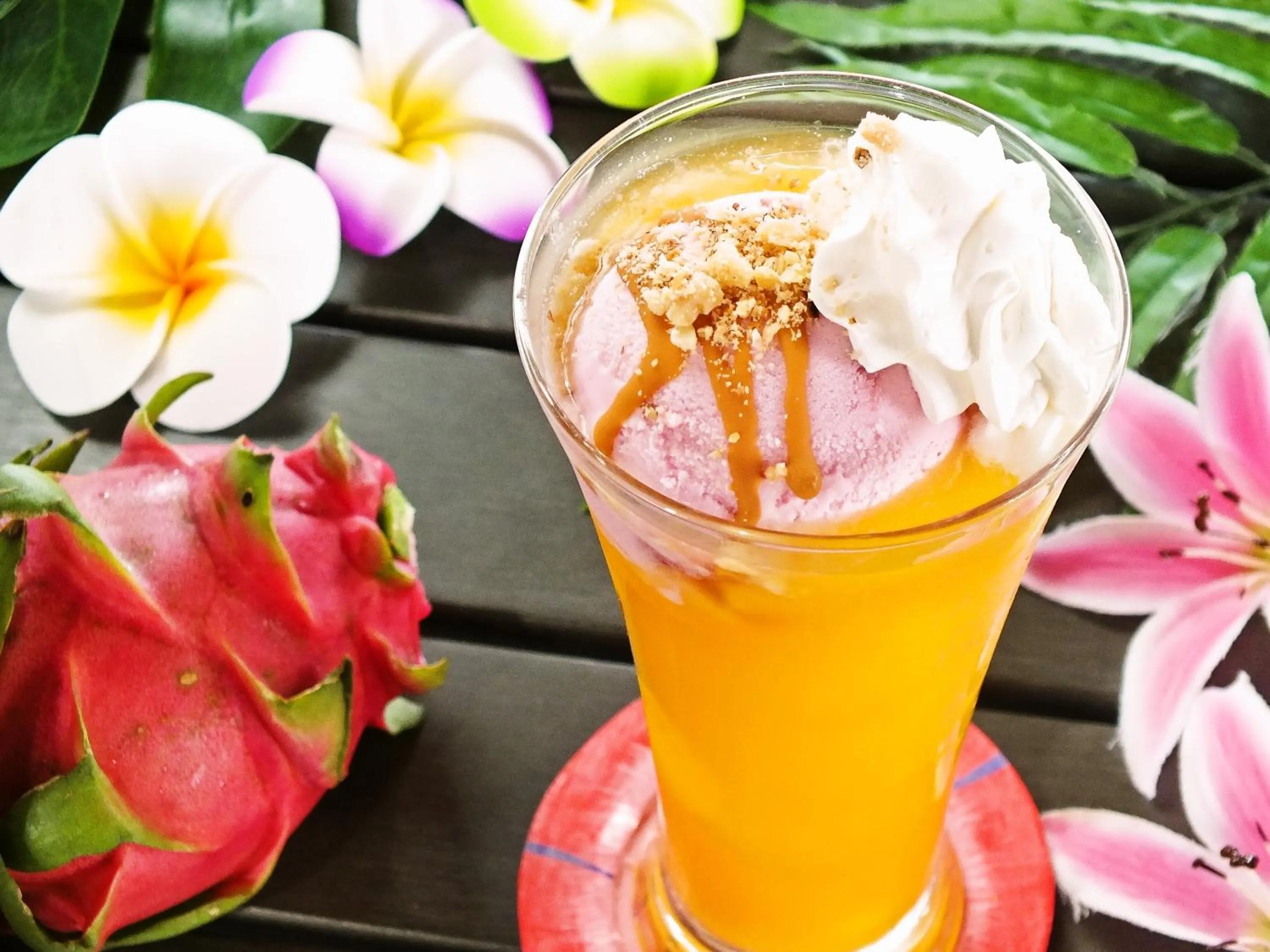 Drinks in Ma-Blue Garden House