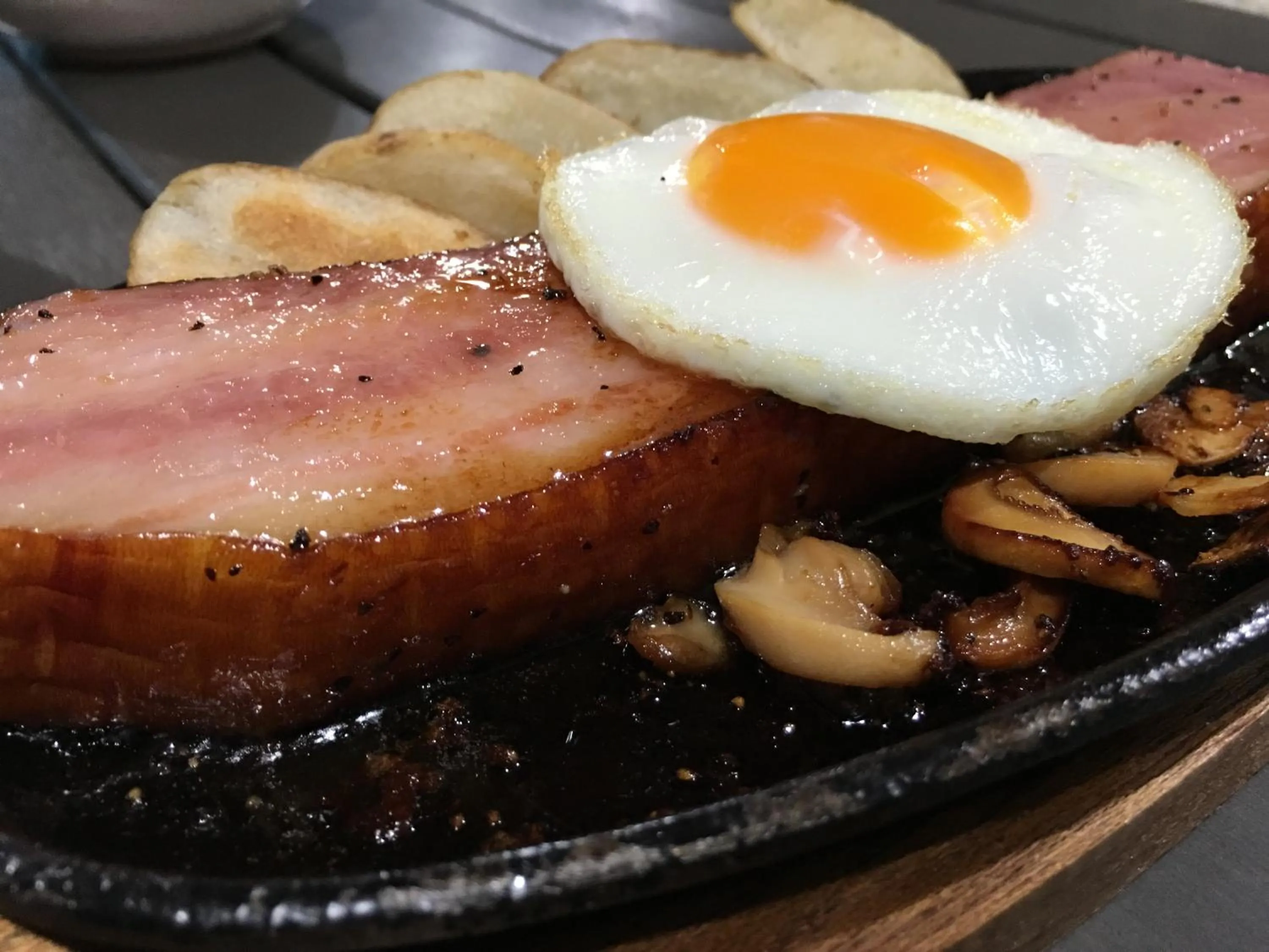 Food in Ma-Blue Garden House