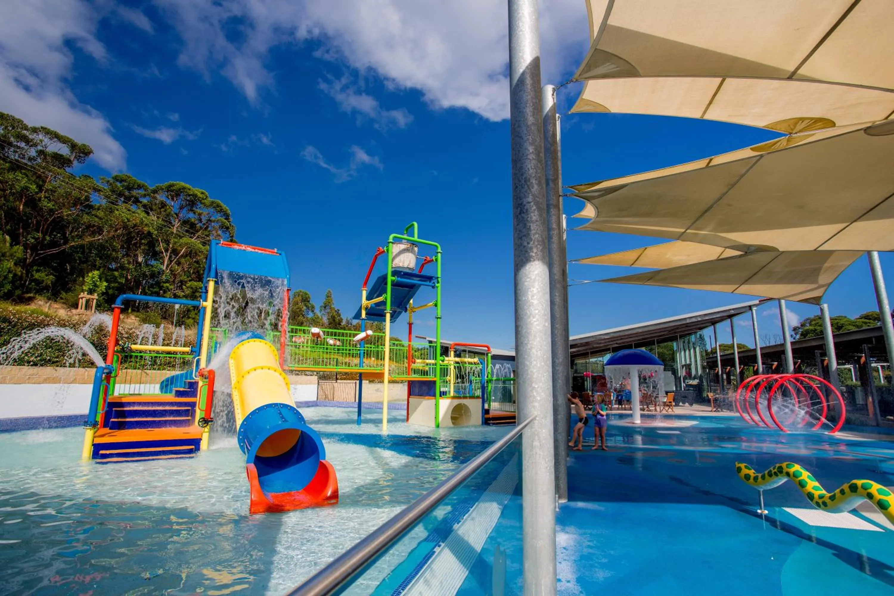 Swimming pool in Ingenia Holidays Lake Conjola