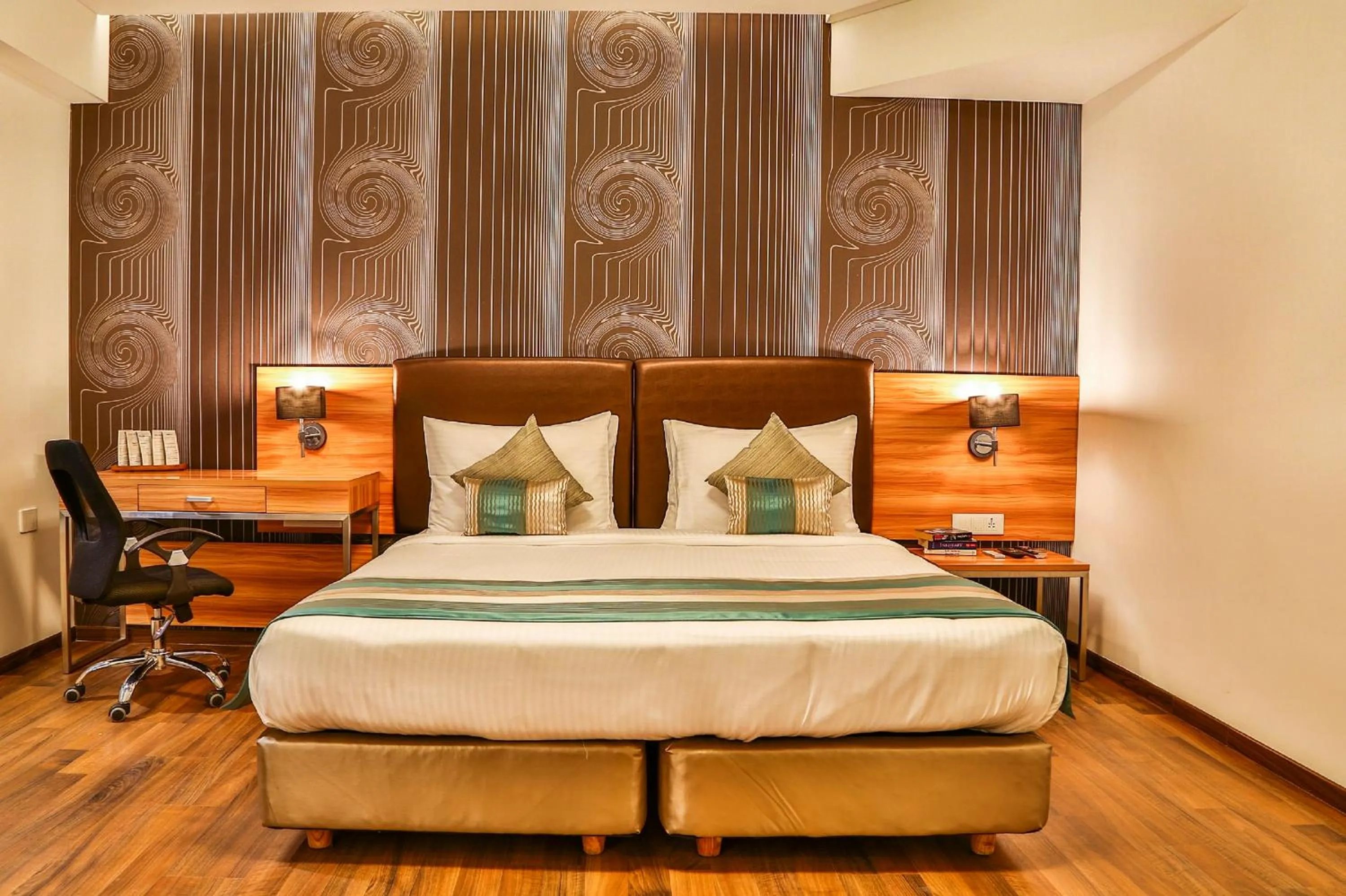 Photo of the whole room, Bed in T24 Residency Mumbai International Airport Hotel