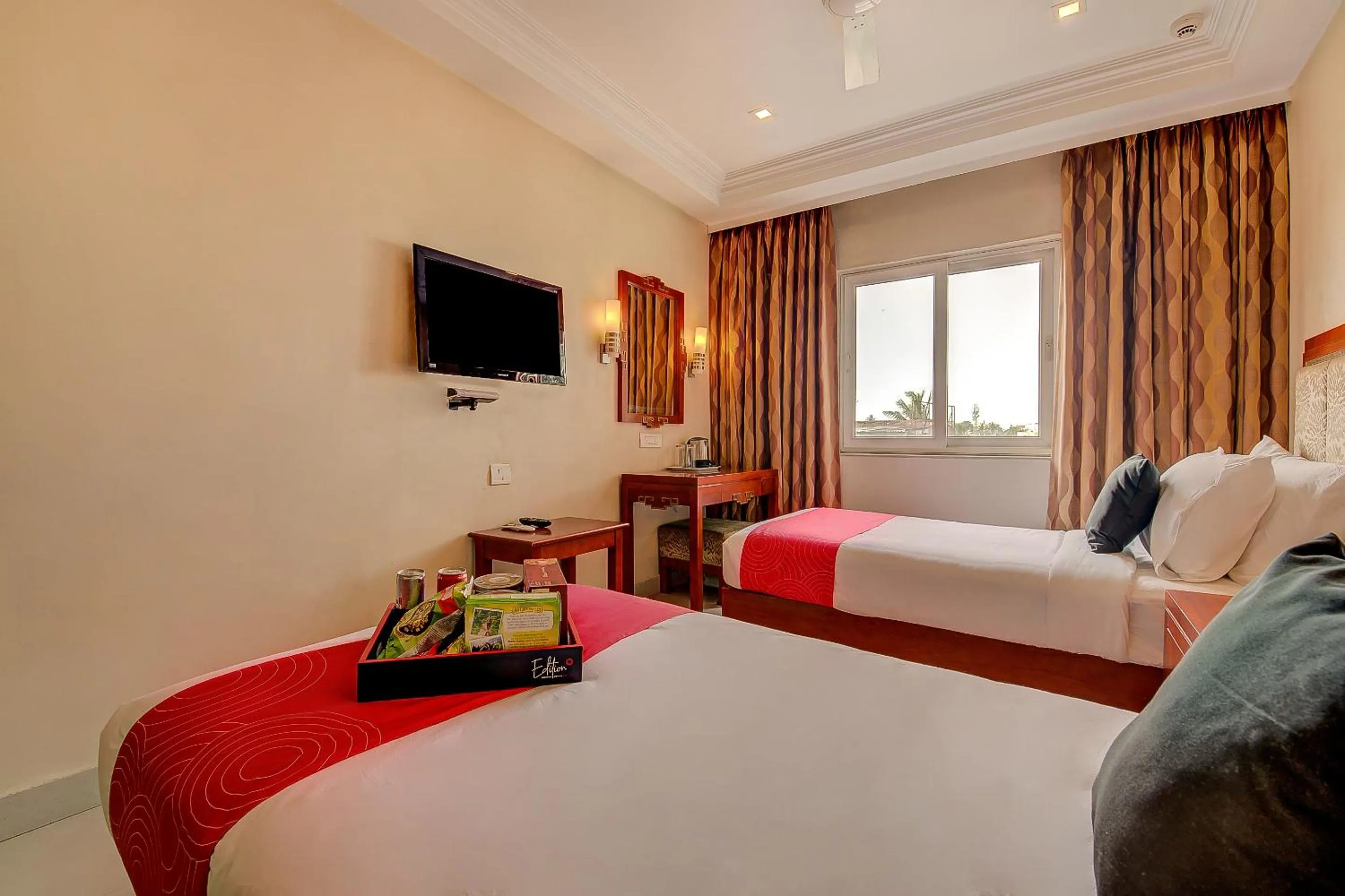 Bedroom, Bed in Metro Grand Hotel