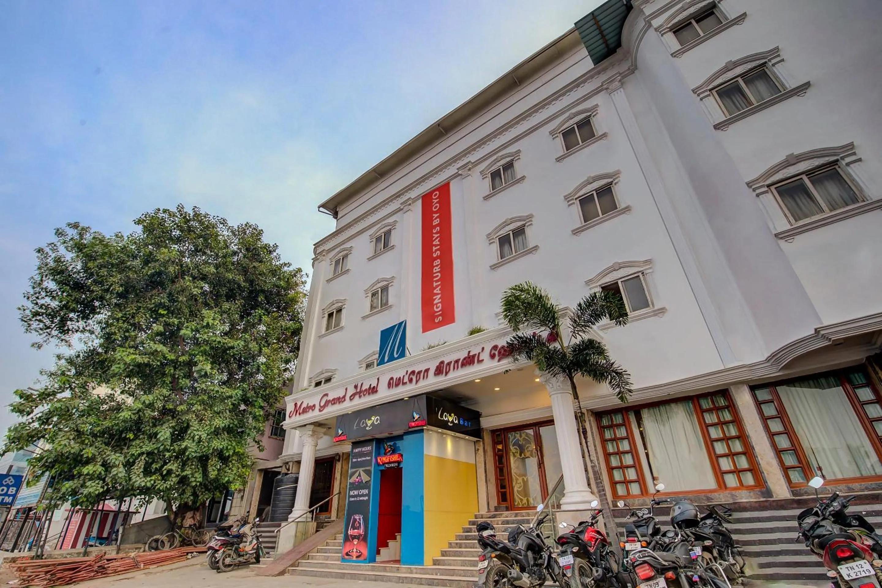 Facade/entrance in Metro Grand Hotel