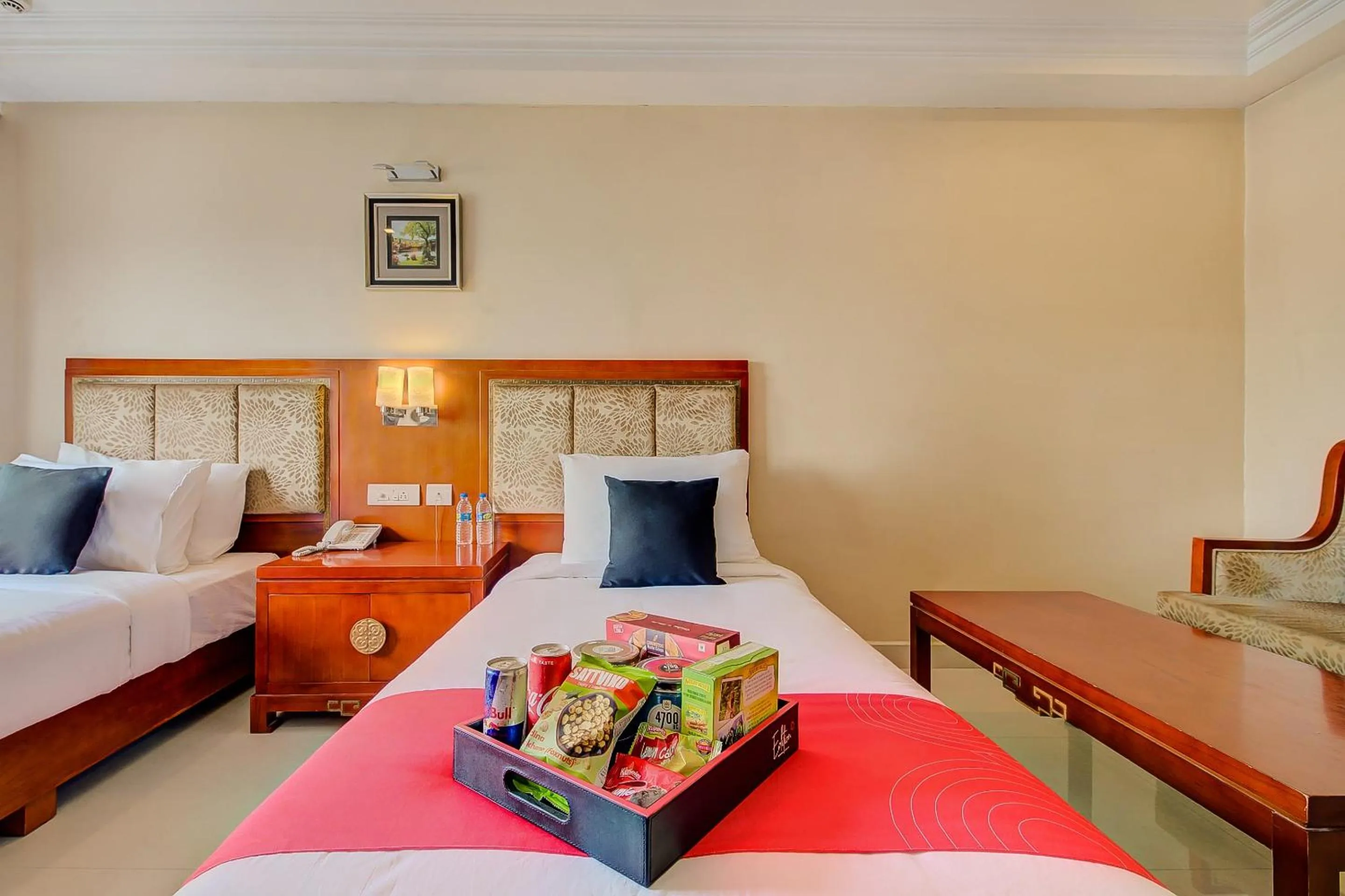 Bedroom, Bed in Metro Grand Hotel