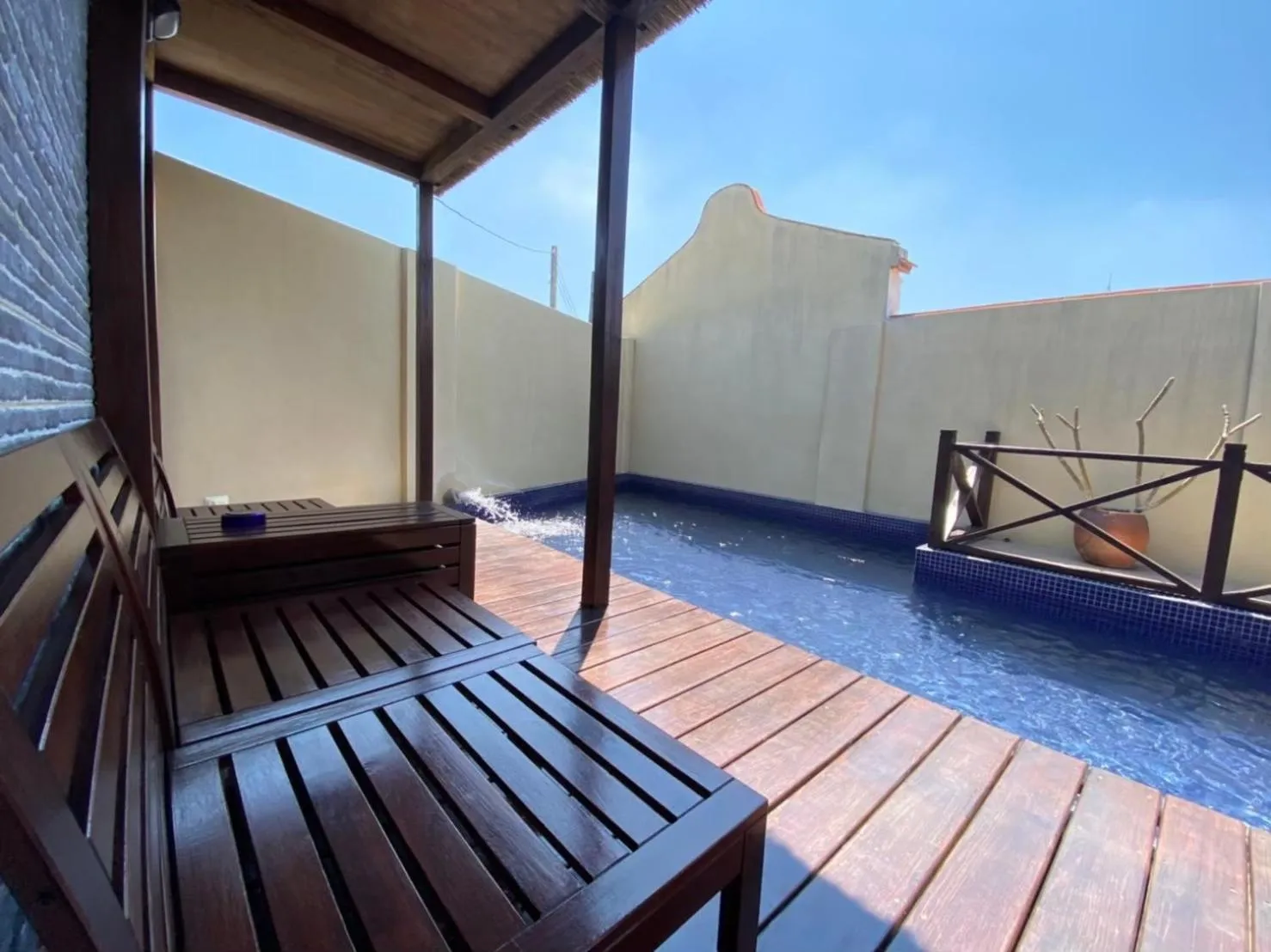 Swimming pool in Murraya Paniculata Villa