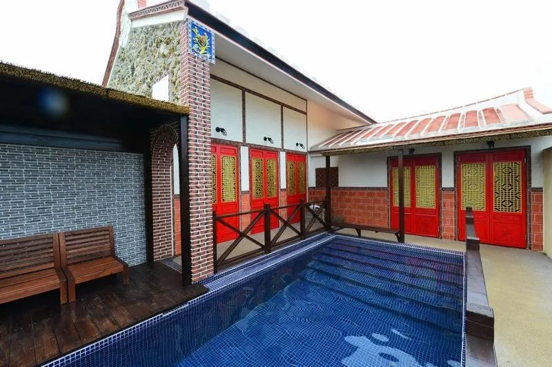 Swimming pool in Murraya Paniculata Villa