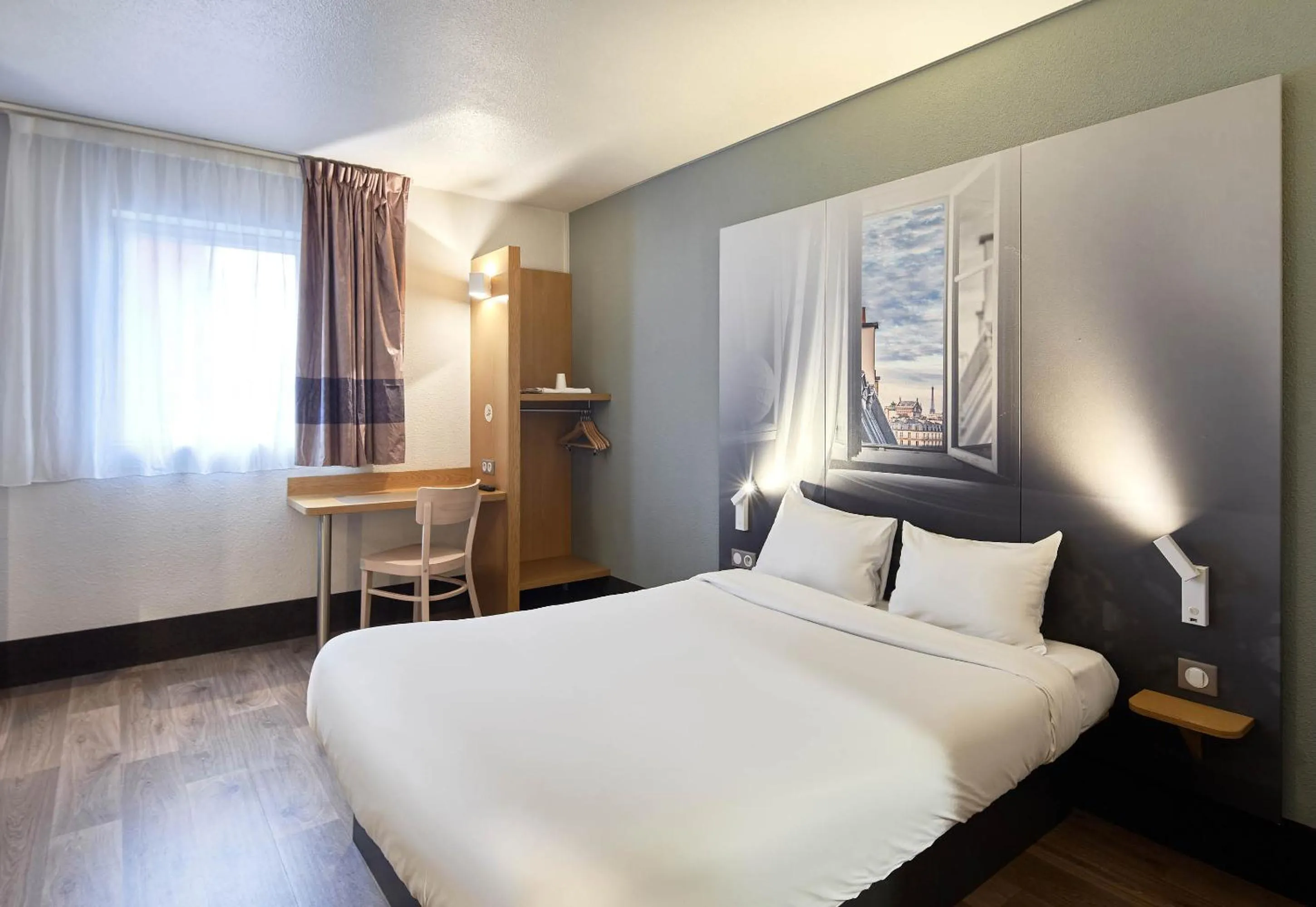 Bedroom, Bed in B&B HOTEL Paris Le Bourget