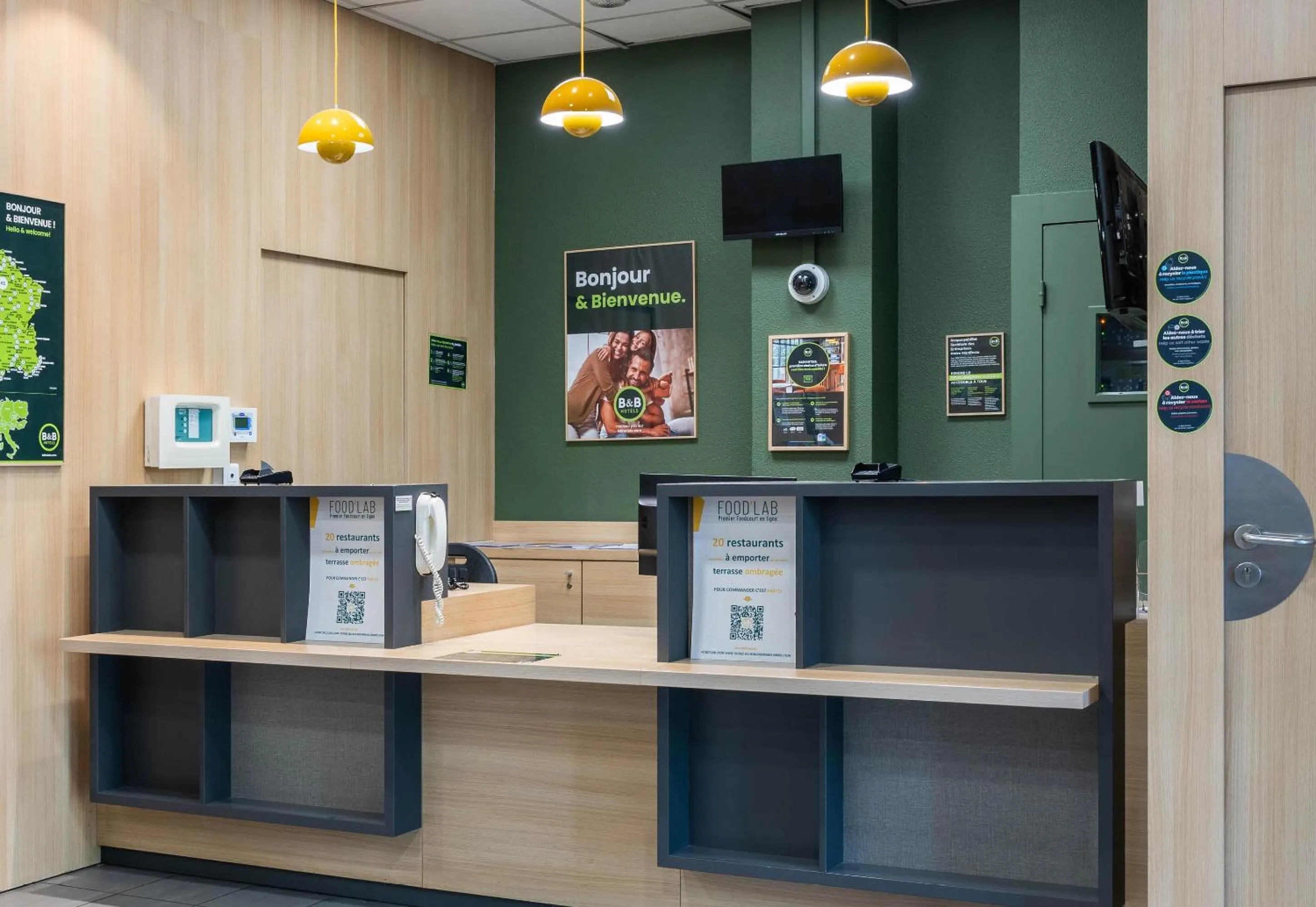 Lobby or reception in B&B HOTEL Lyon Ouest Tassin