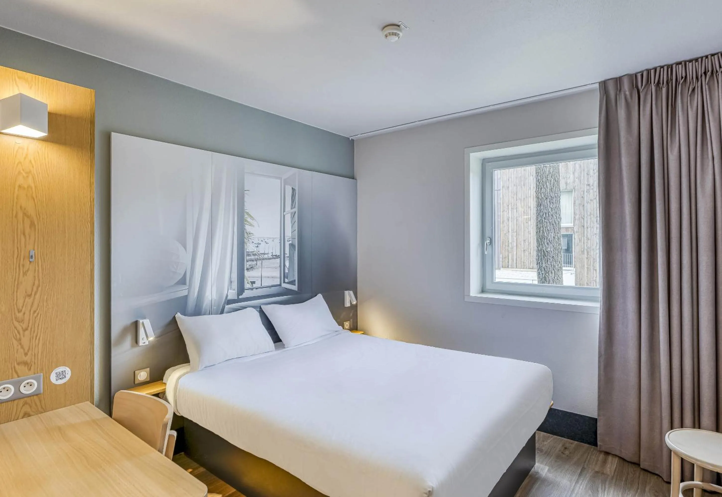 Bedroom, Bed in B&B HOTEL Arcachon Gujan-Mestras