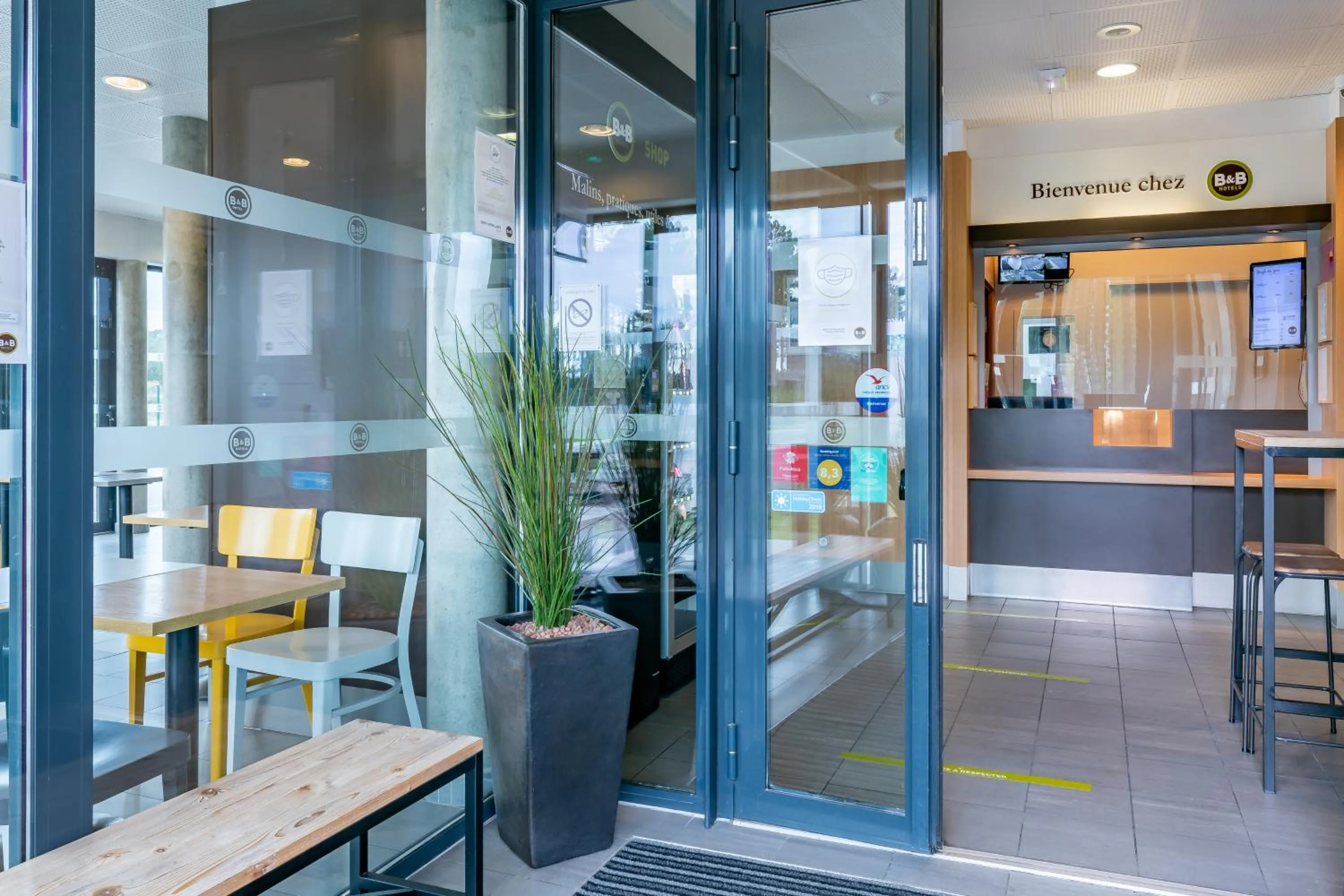 Lobby or reception in B&B HOTEL Arcachon Gujan-Mestras