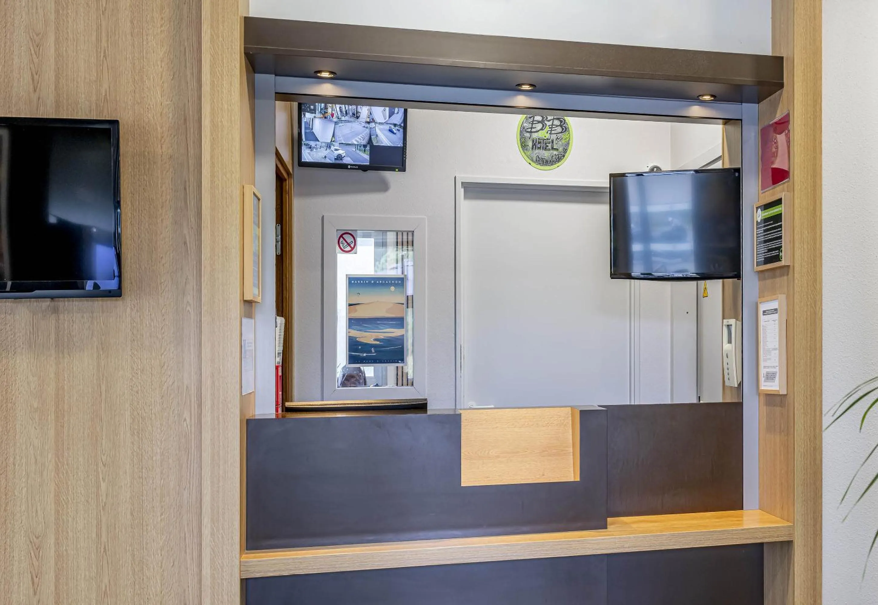 Lobby or reception in B&B HOTEL Arcachon Gujan-Mestras