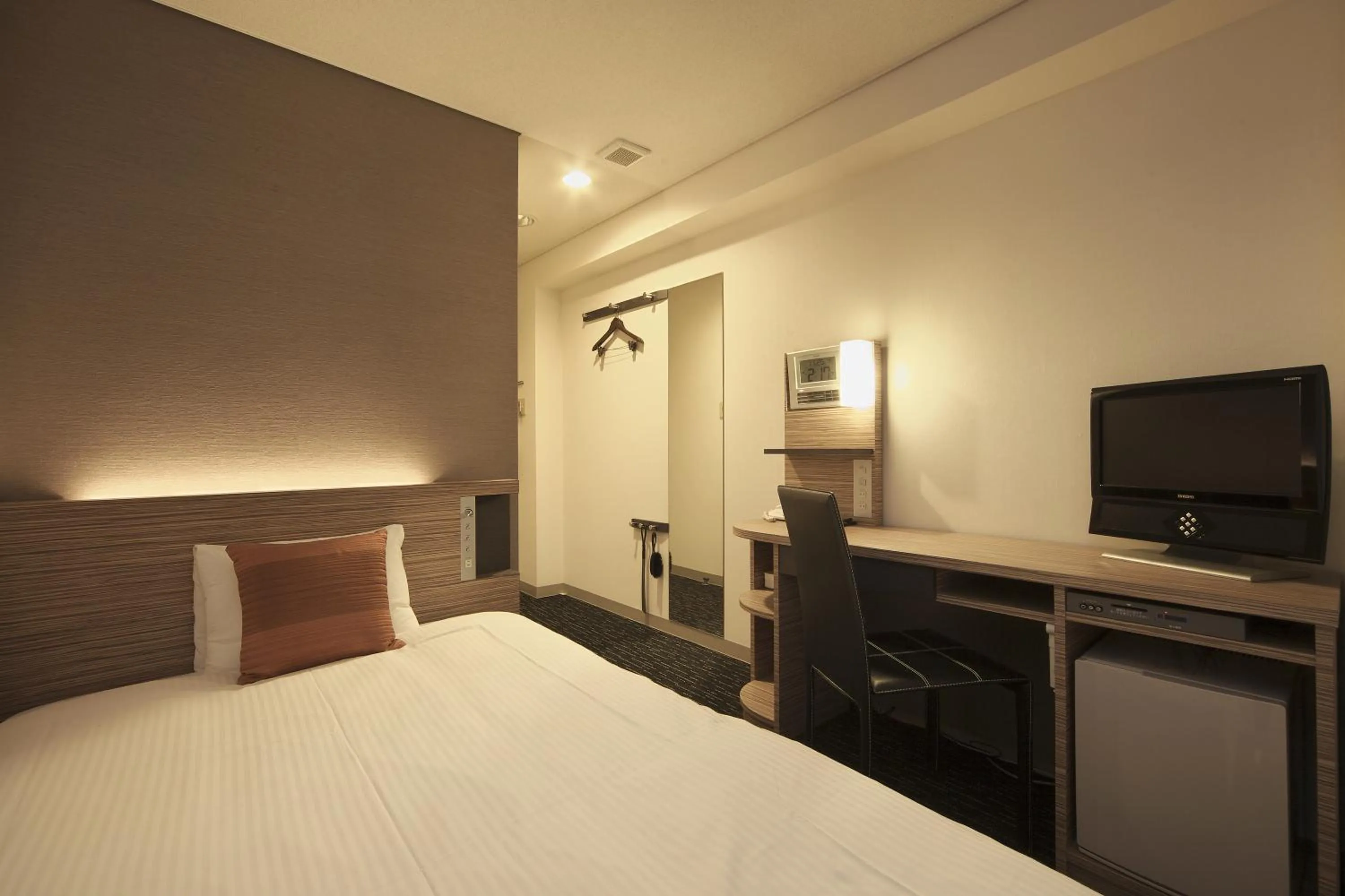 Photo of the whole room, Bed in Plaza Hotel Toyota