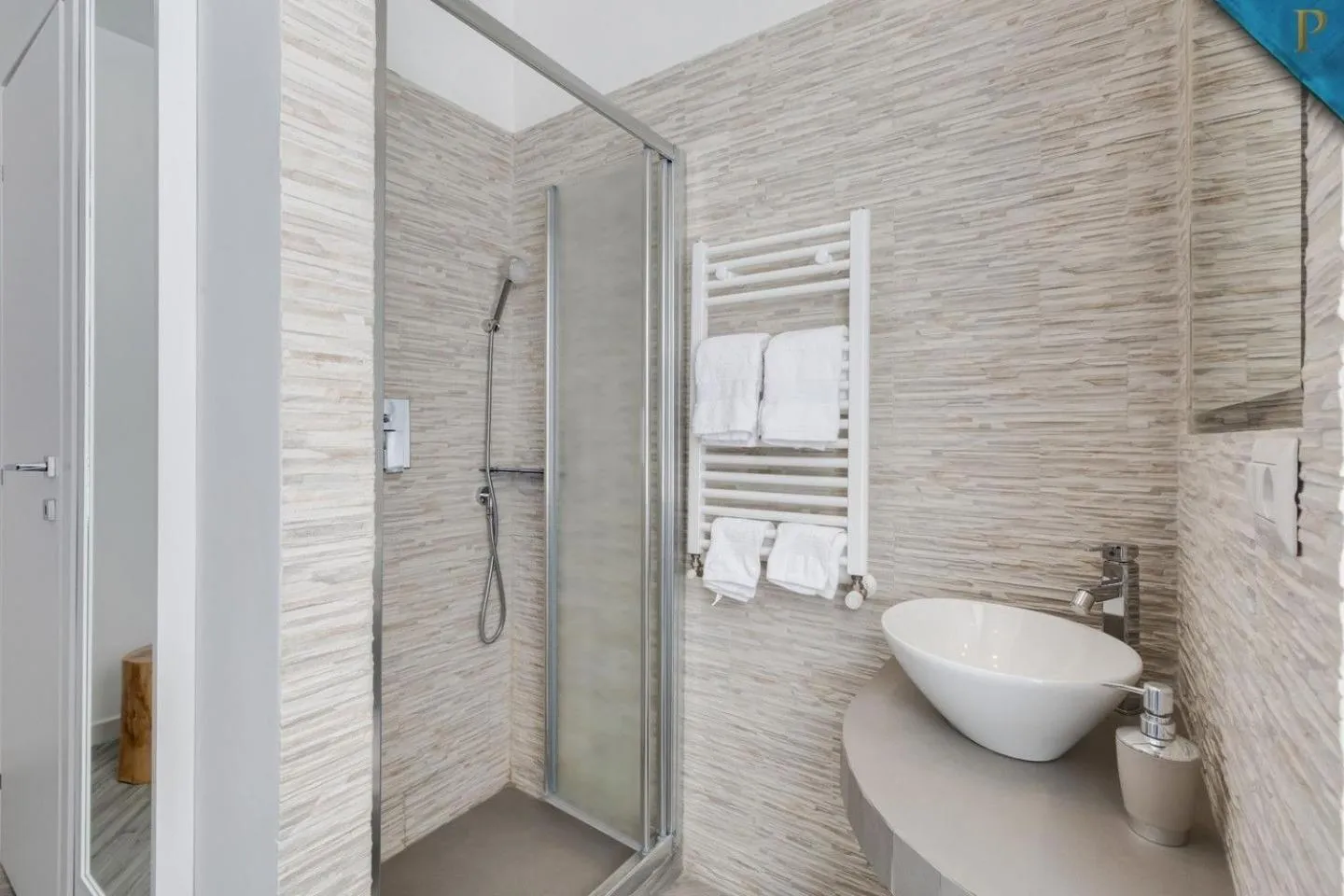 Bathroom in Piccolotel