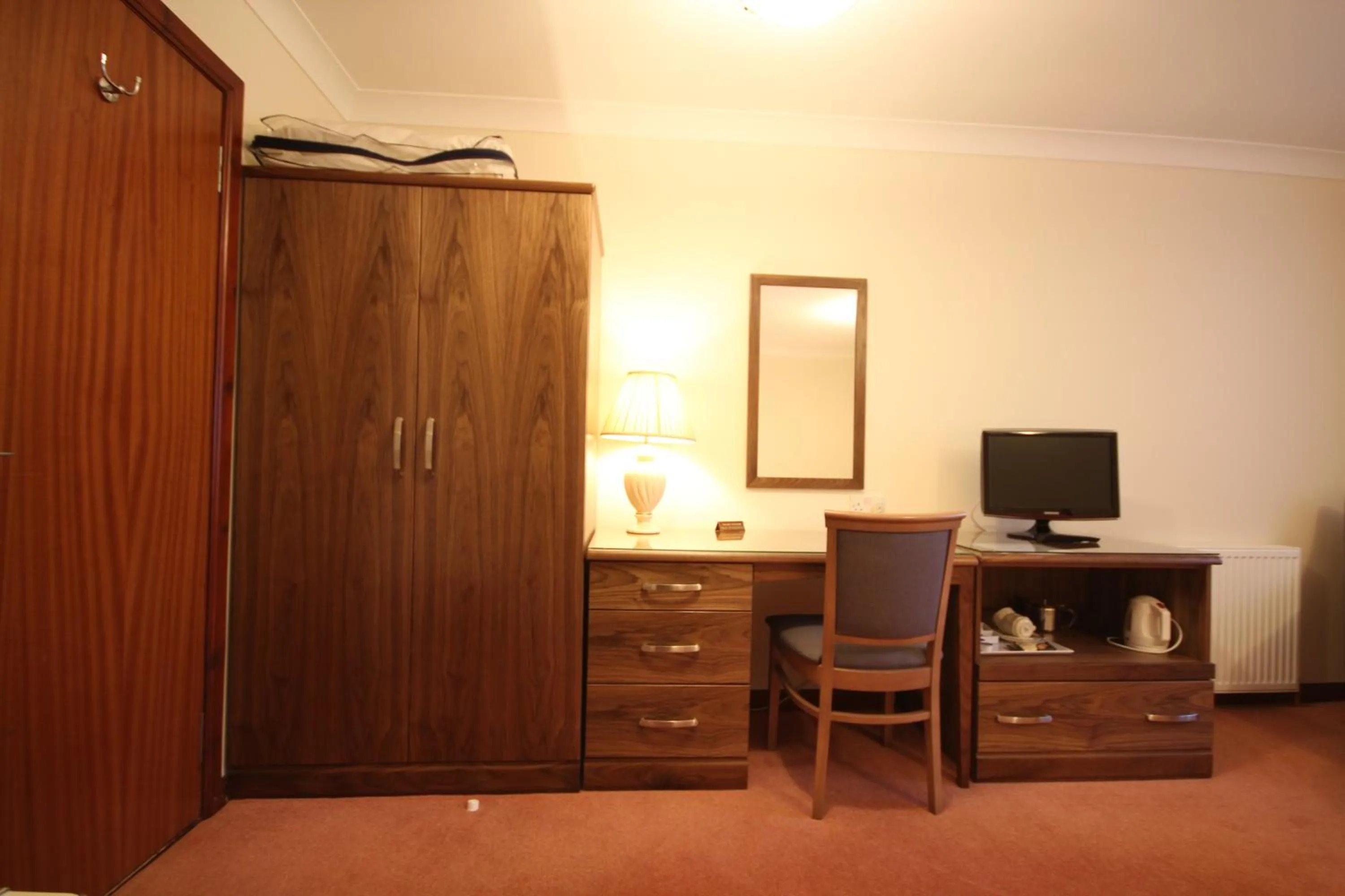 TV and multimedia in Strathburn Hotel Inverurie by Compass Hospitality