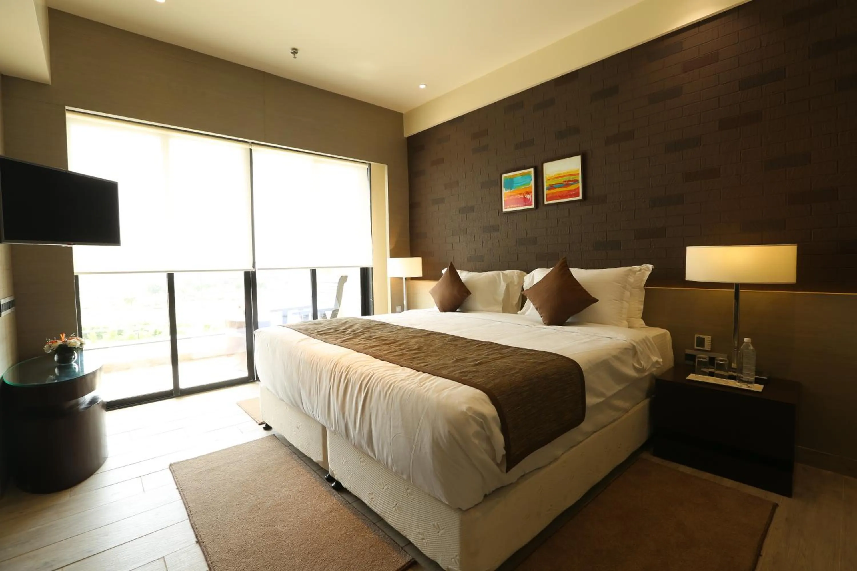 Bed in Wyndham Ahmedabad Shela