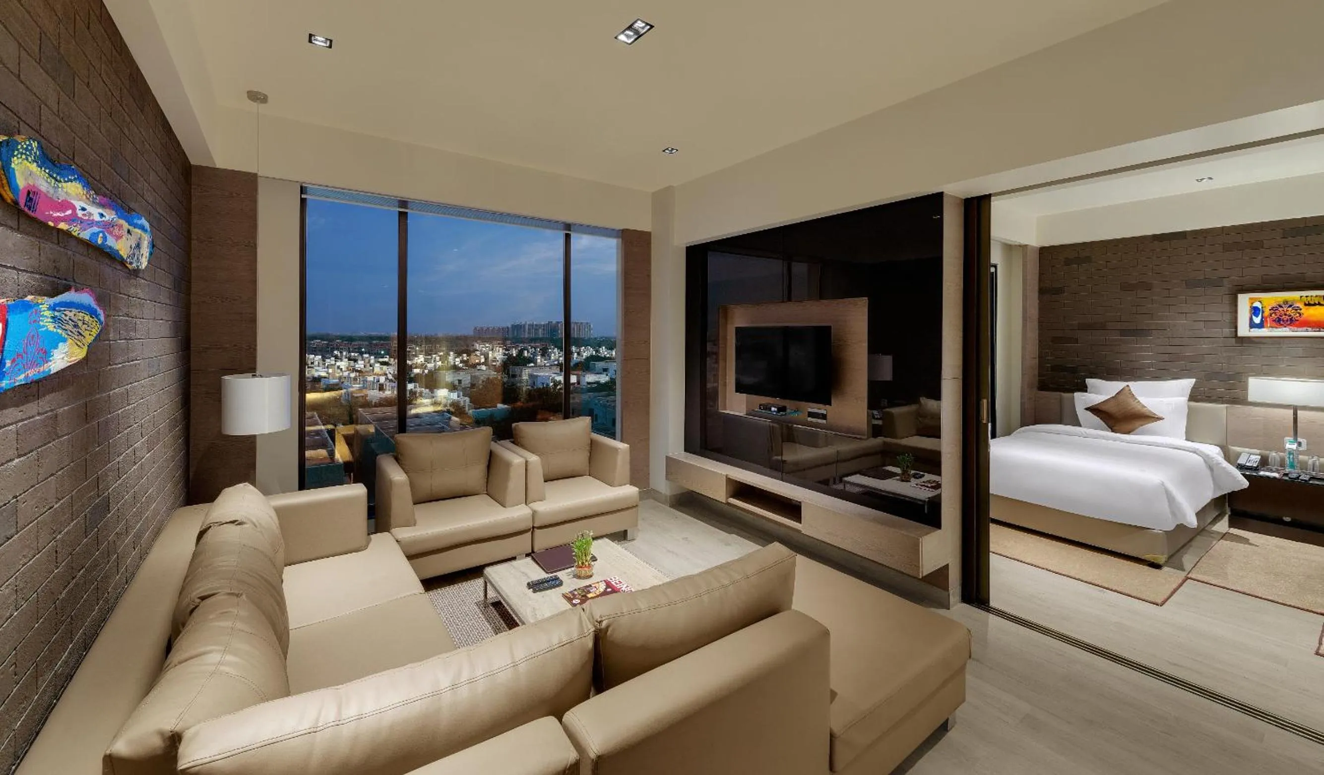 TV and multimedia, Bed in Wyndham Ahmedabad Shela