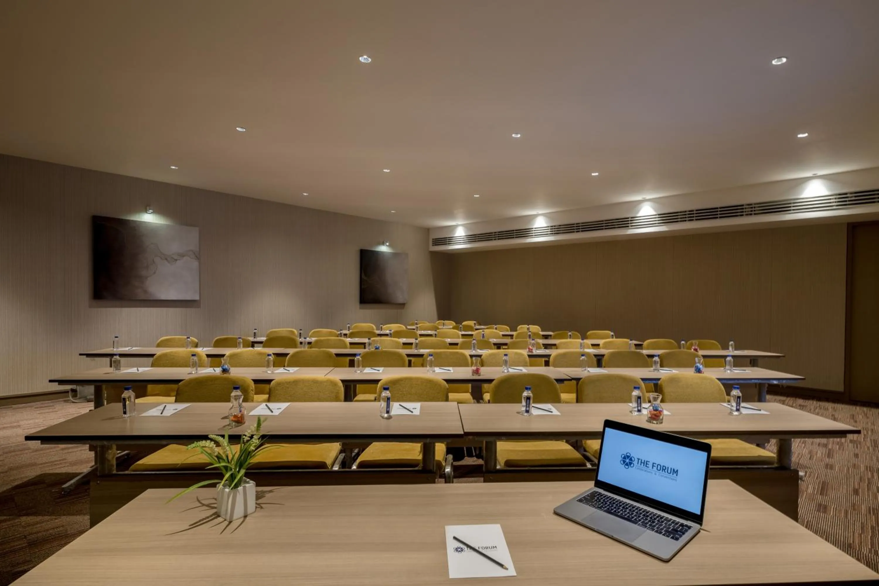 Business facilities in Wyndham Ahmedabad Shela