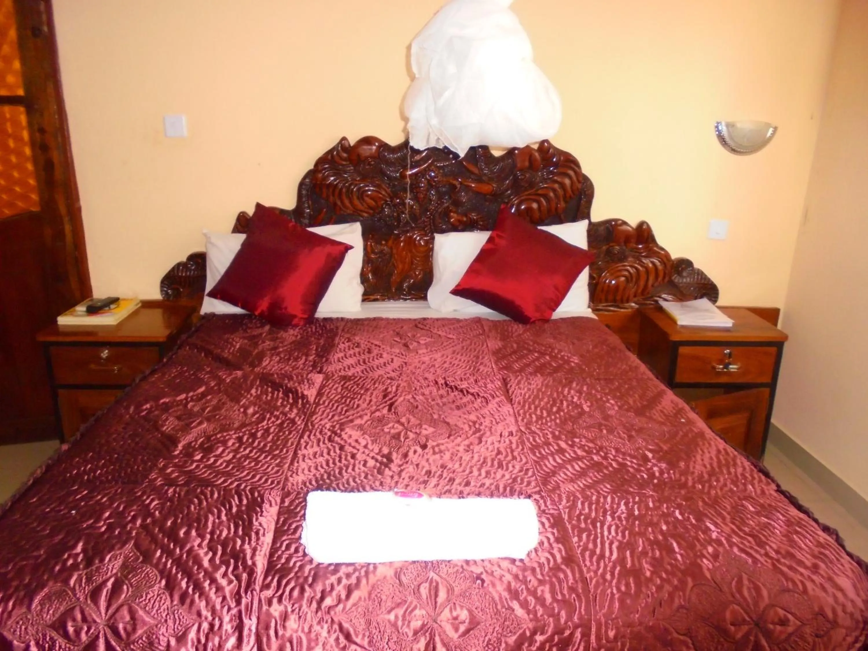 Bedroom, Bed in White Rose Lodge